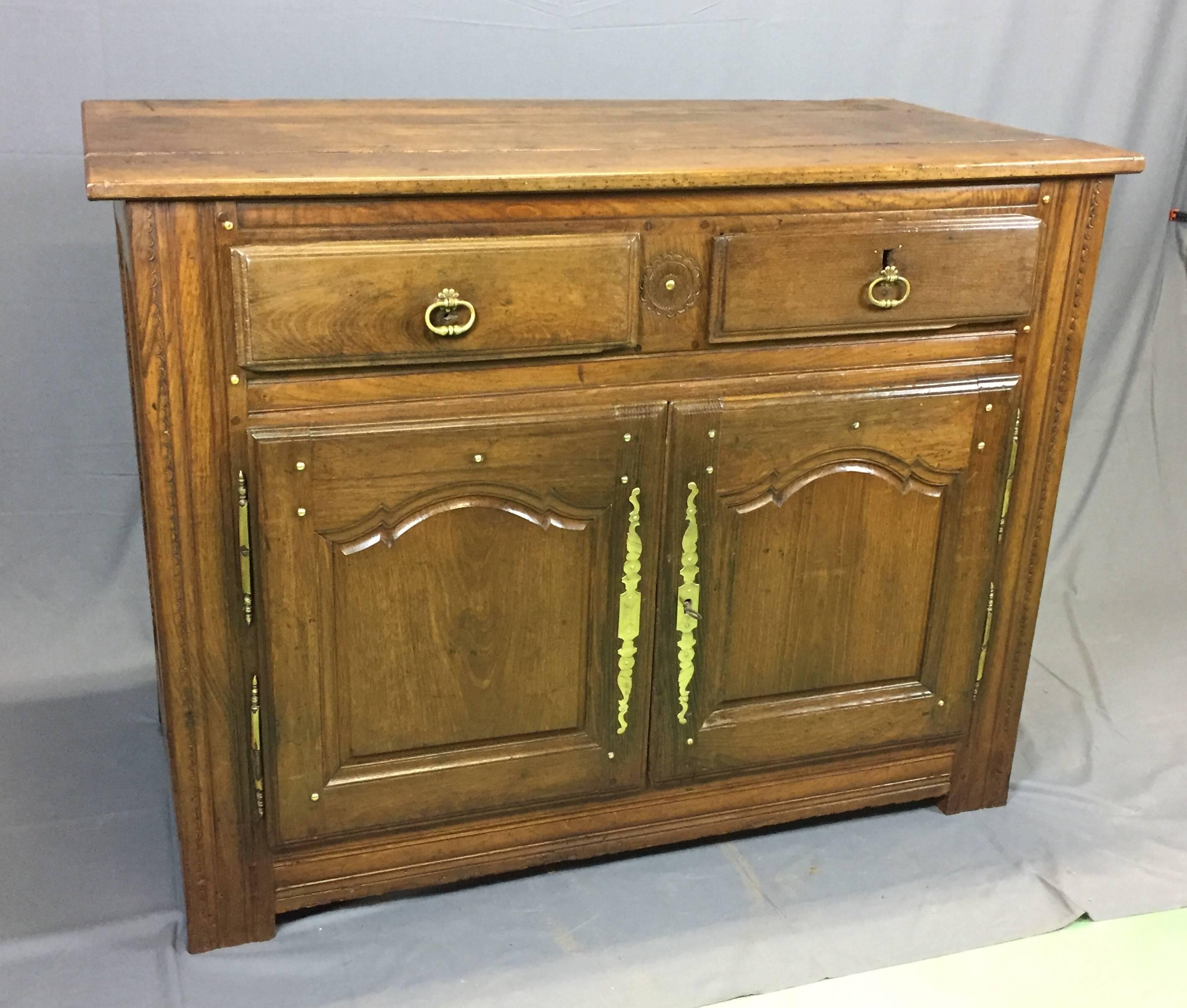 Très beau buffet breton en chêne.