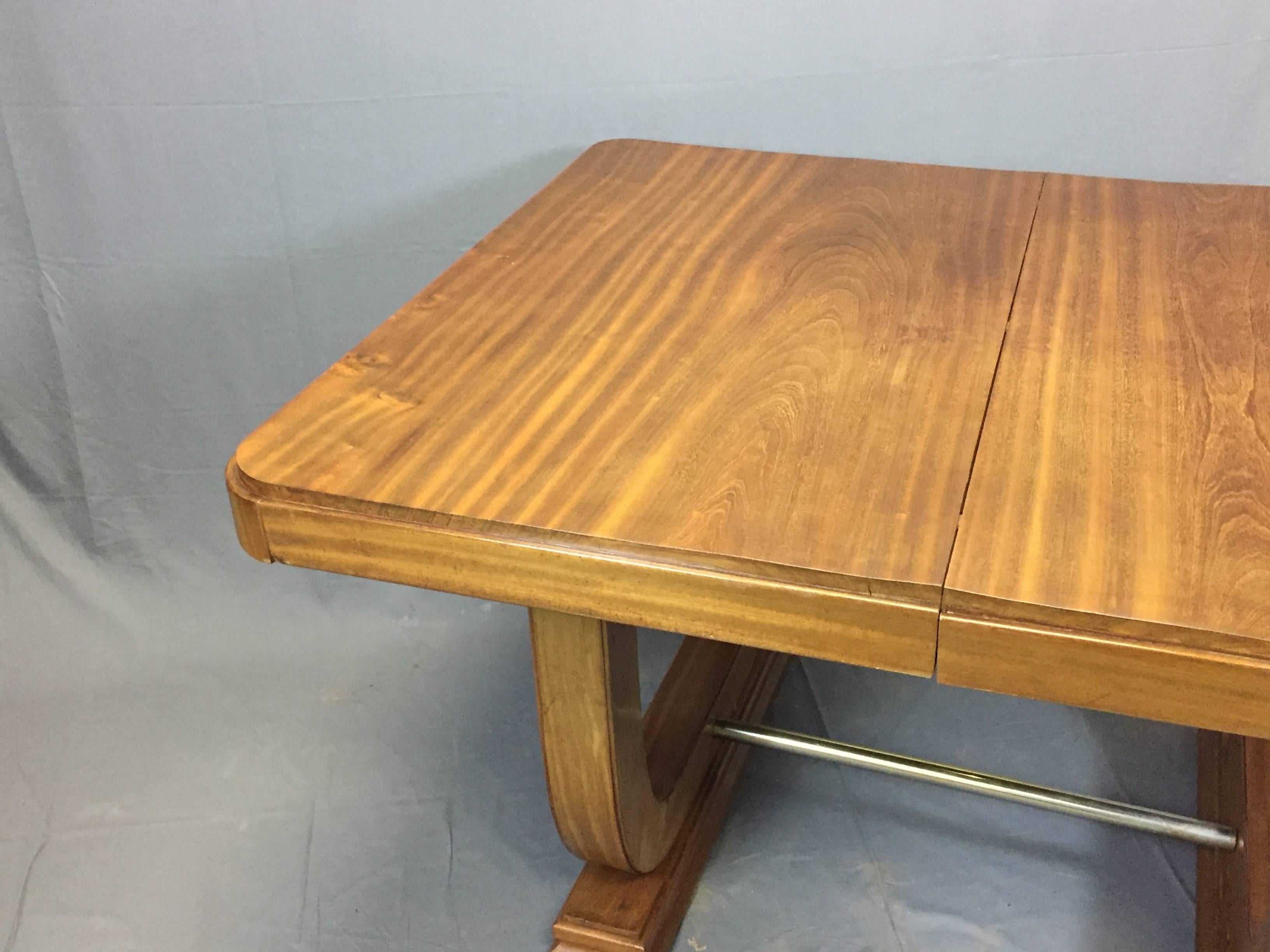 1930s Art Deco Mahogany Dinning Table In Good Condition For Sale In Lannebert, FR
