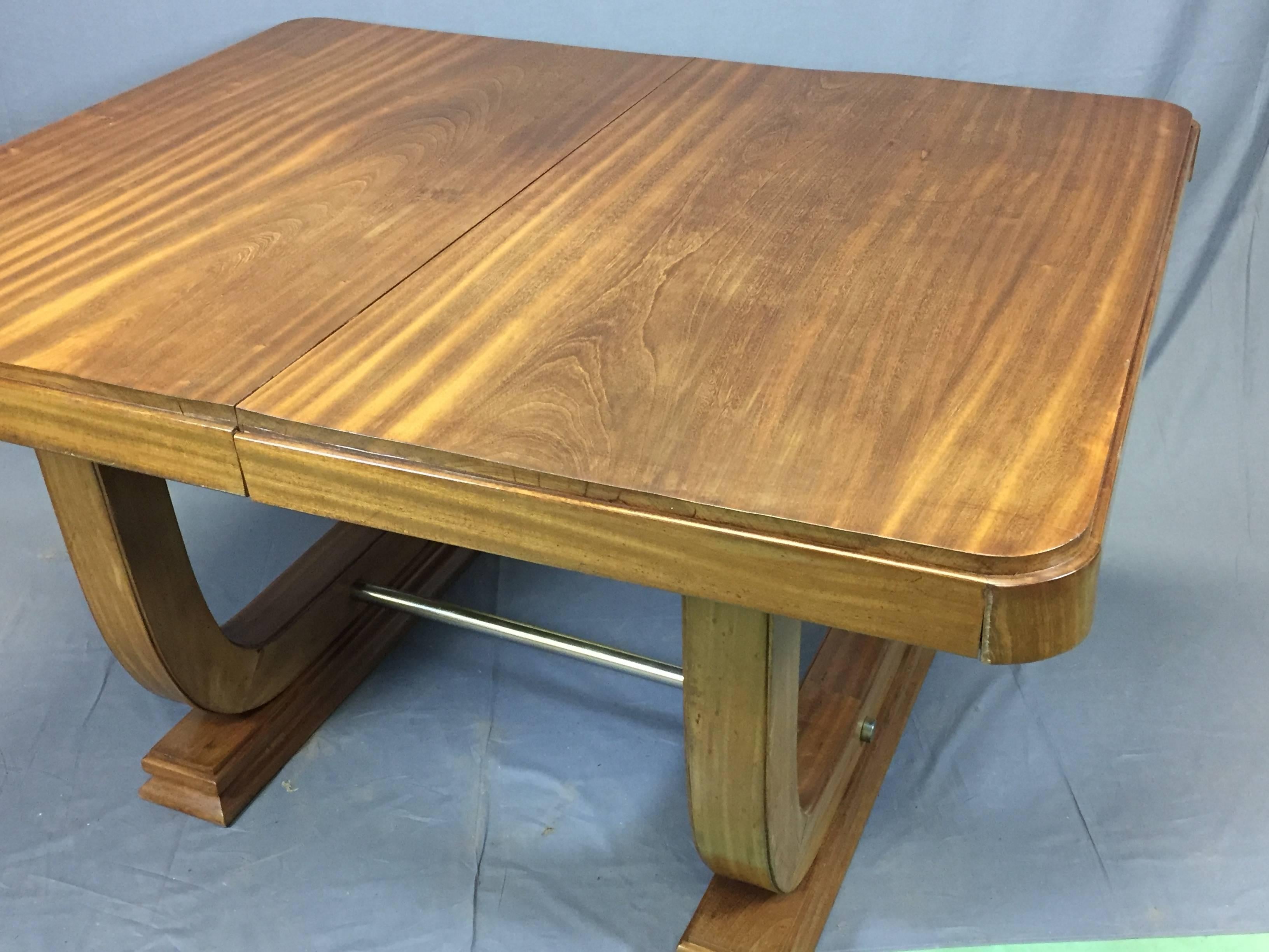 Mid-20th Century 1930s Art Deco Mahogany Dinning Table For Sale
