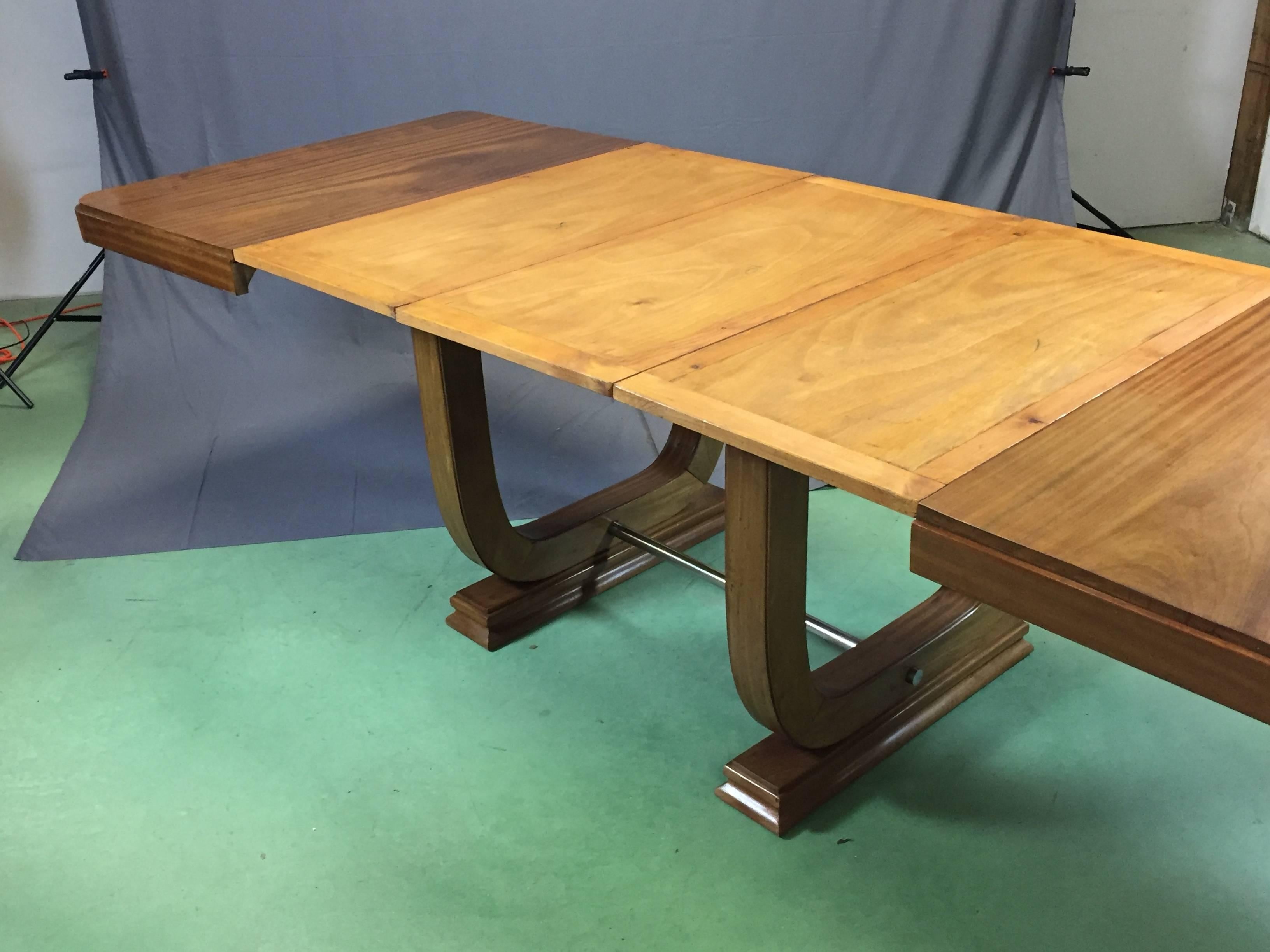 1930s Art Deco Mahogany Dinning Table For Sale 5
