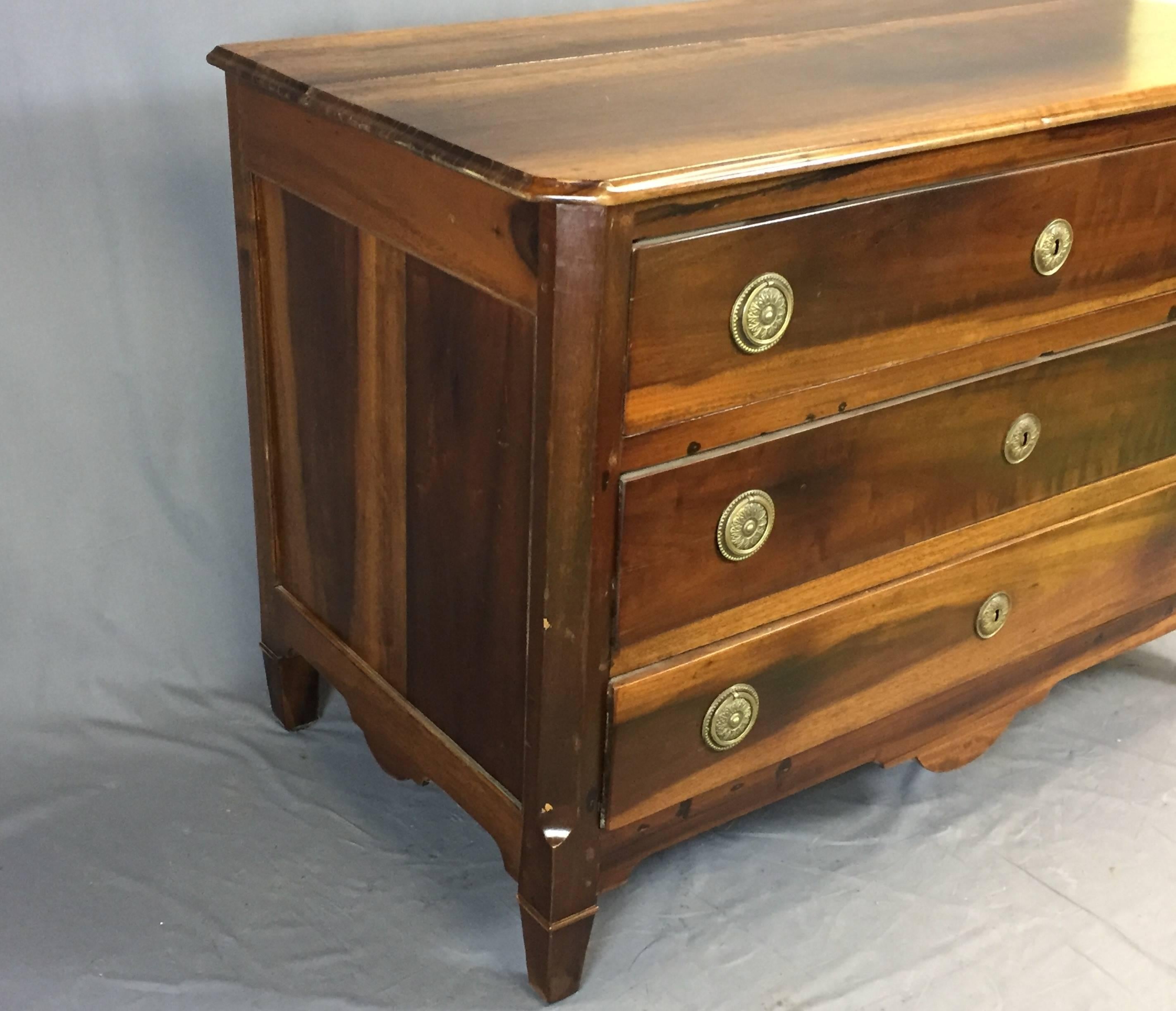 18th Century Walnut Louis XVI Commode In Good Condition For Sale In Lannebert, FR