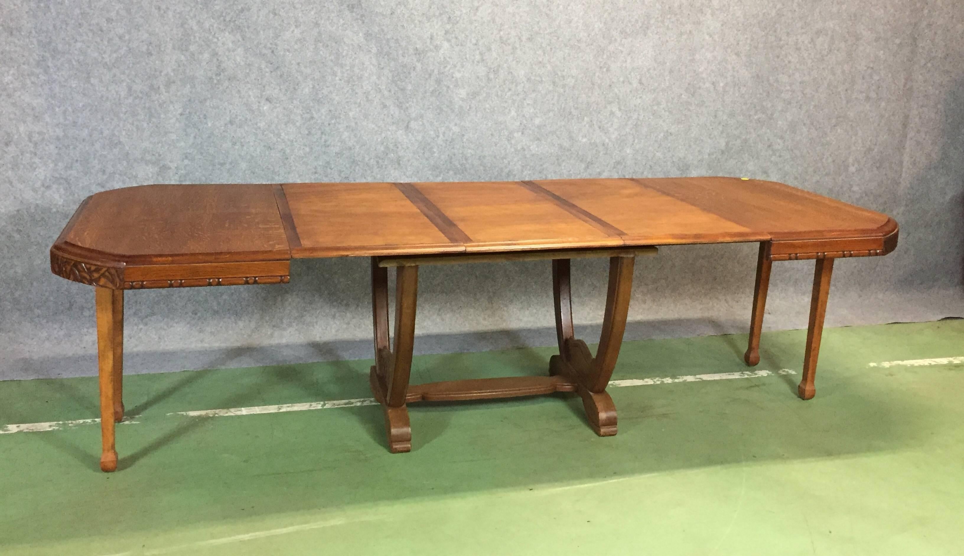 French 1930s Art Deco Oak Dining Table For Sale