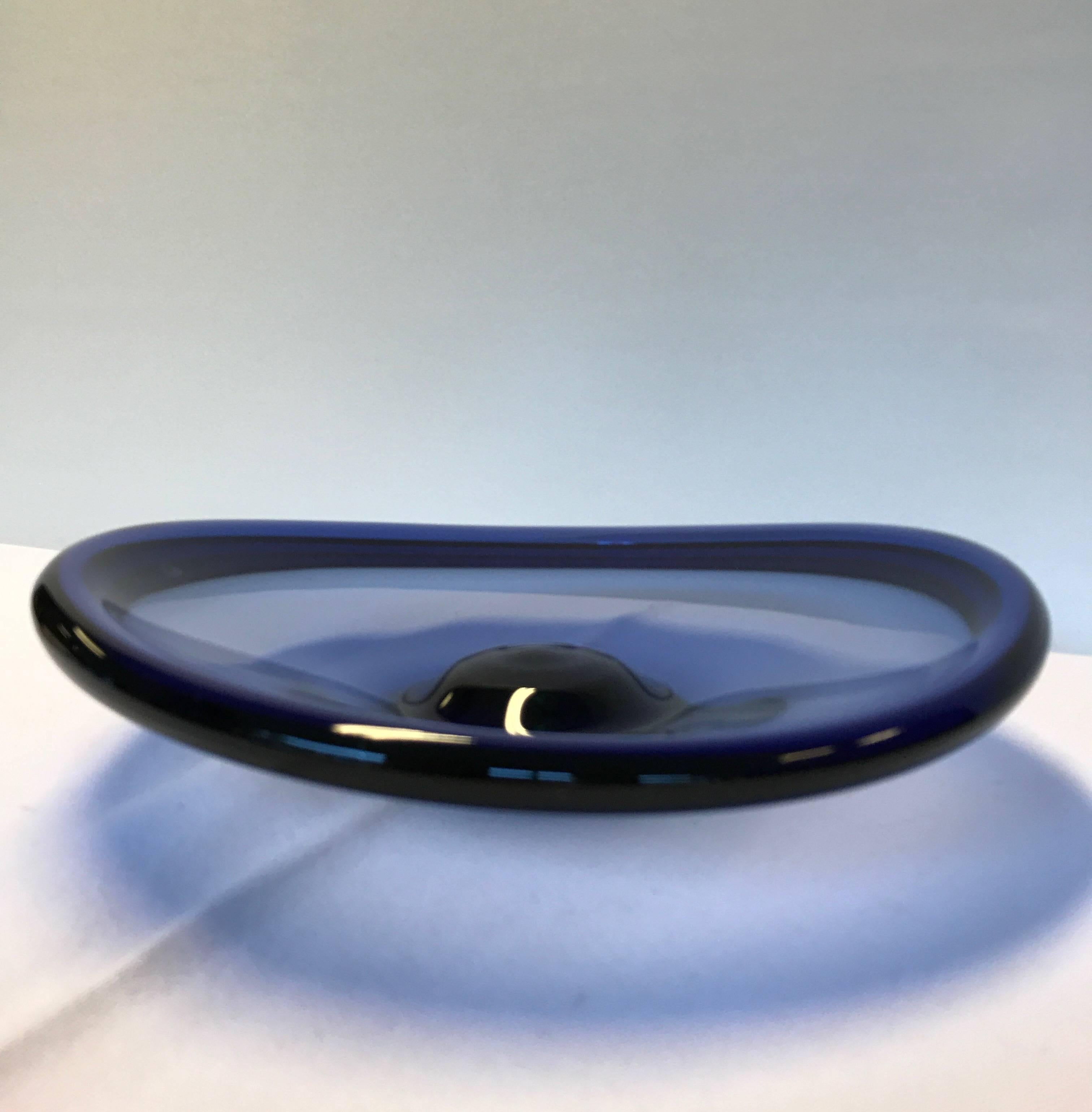 Holmegaard Blue Glass Dish/Bowl by Per Lutken, 1950s, Denmark In Good Condition In Copenhagen, DK
