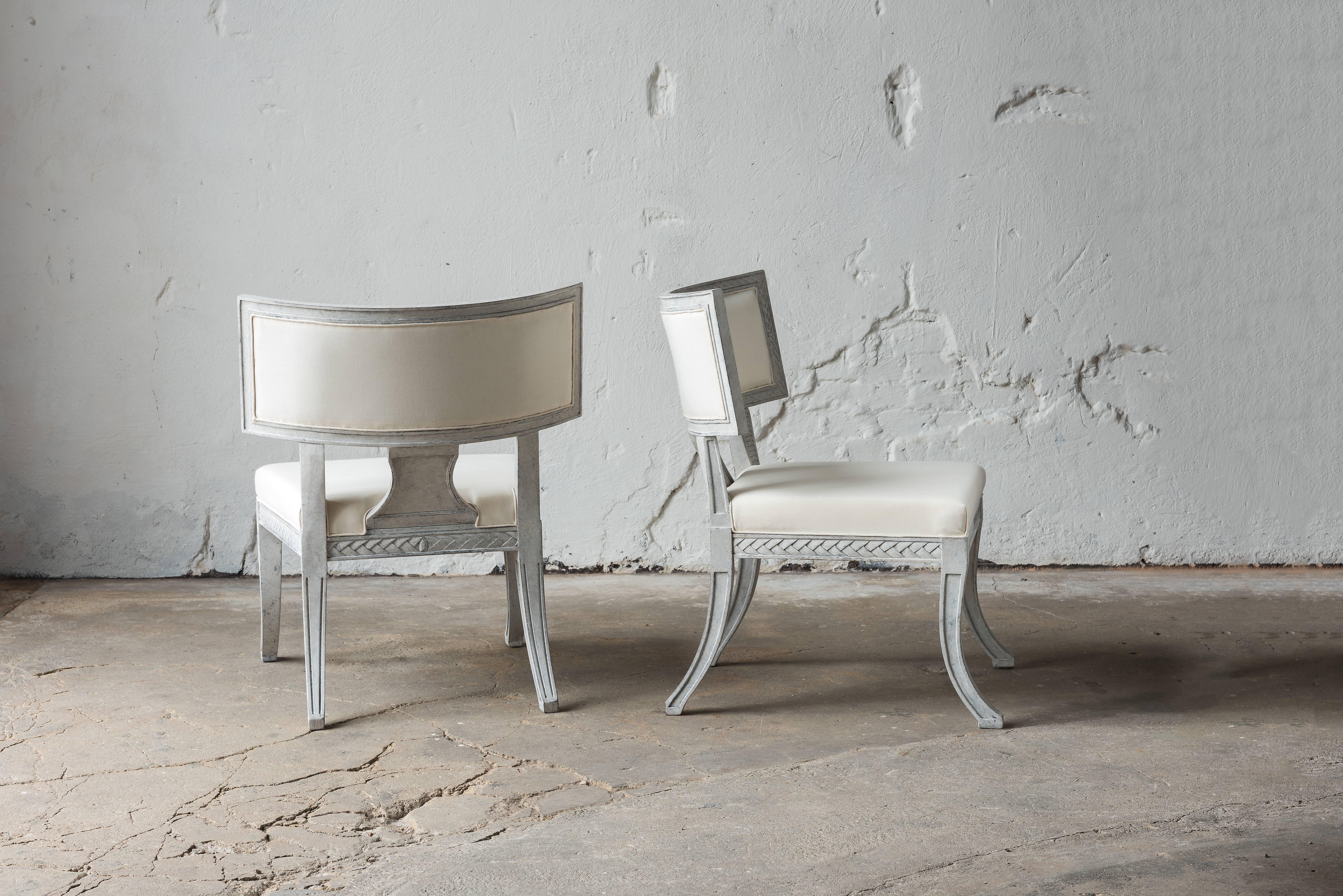 Pair of Sulla chairs, 21st century in Gustavian style.
In the manor of Ephraim Ståhl.

Production and design by R+R Sweden.