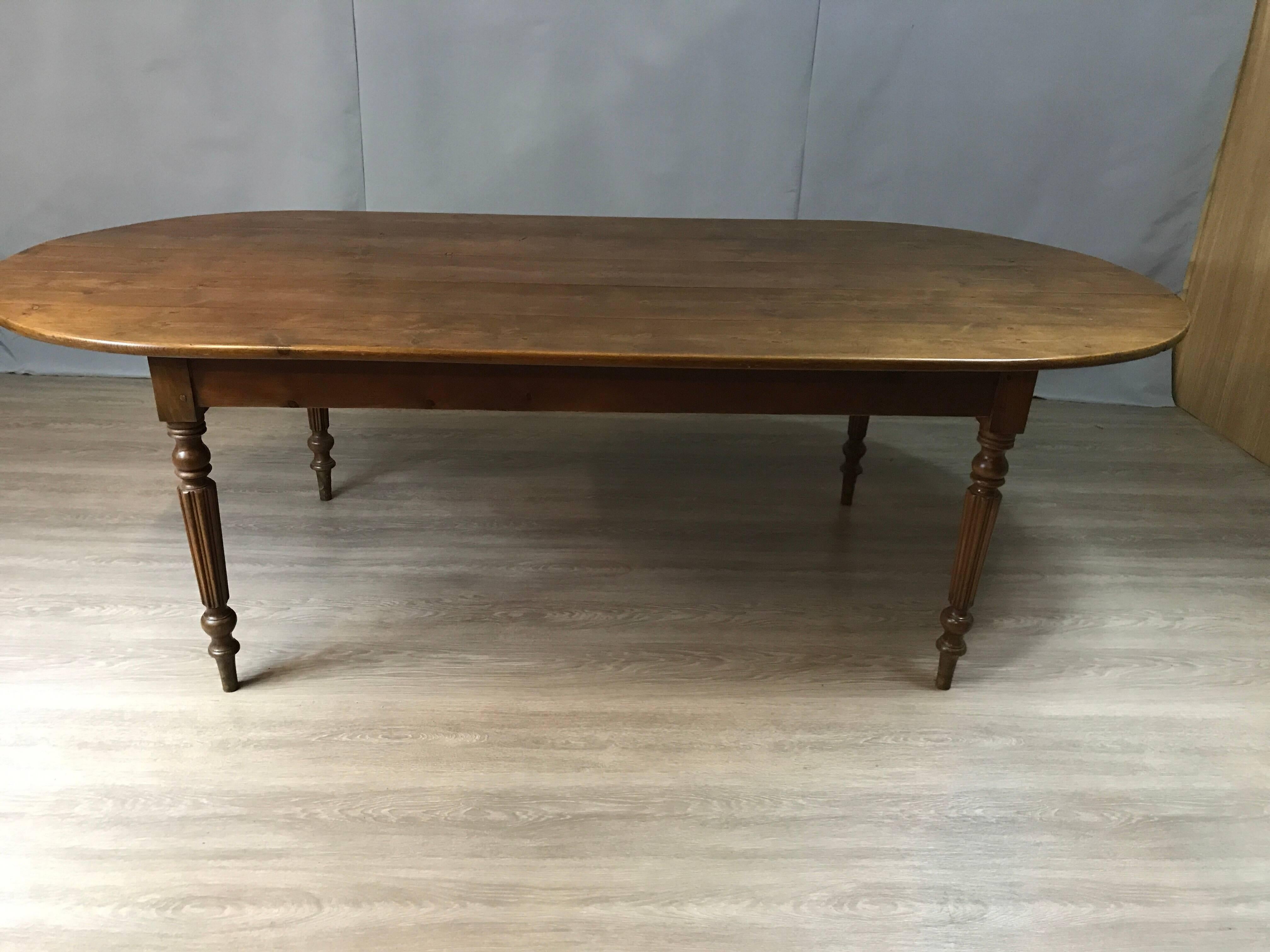 19th Century Beautiful Pine Oval French Farm House Table