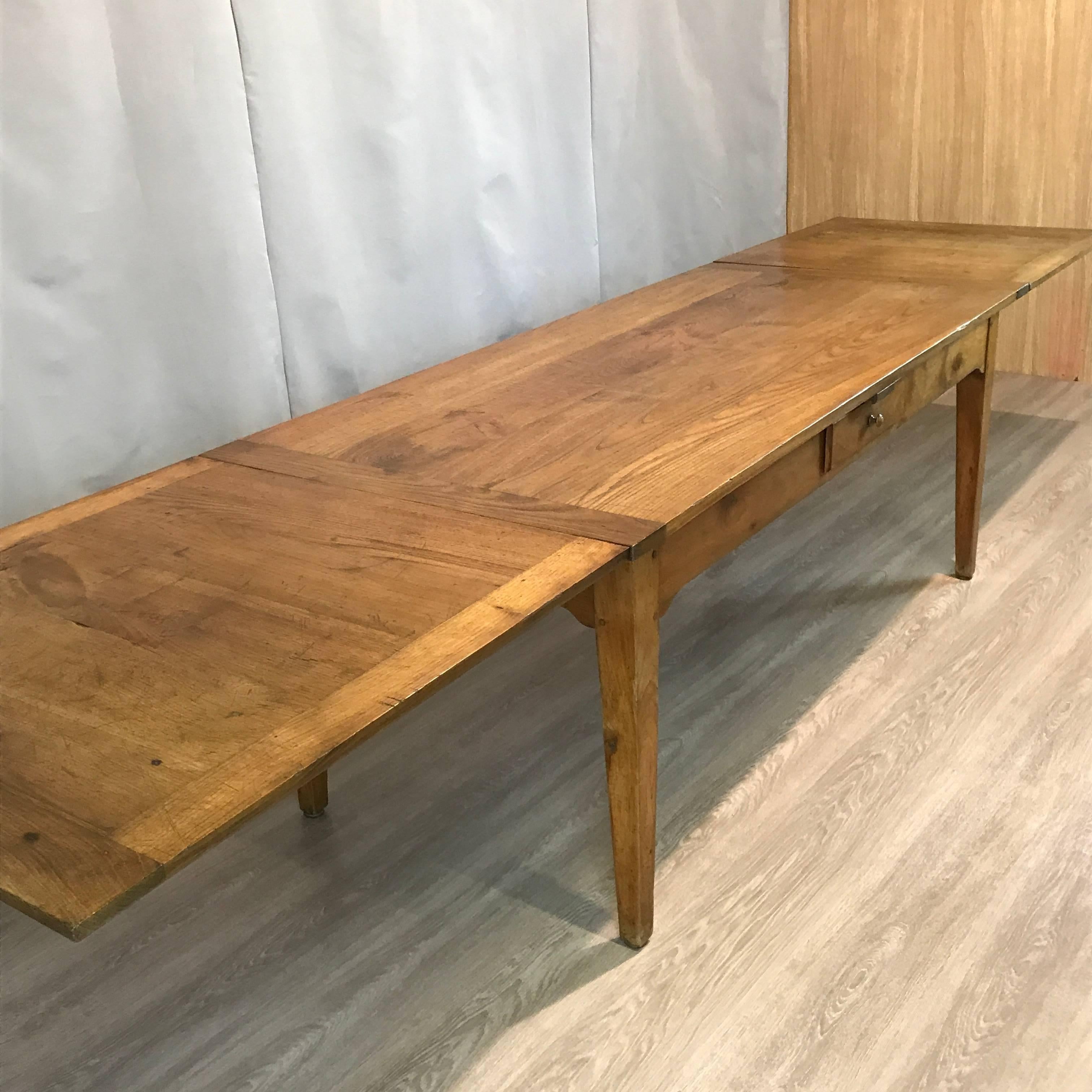 Hand-Crafted 19th Century Chestnut and Cherry Base Draw-Leaf Table