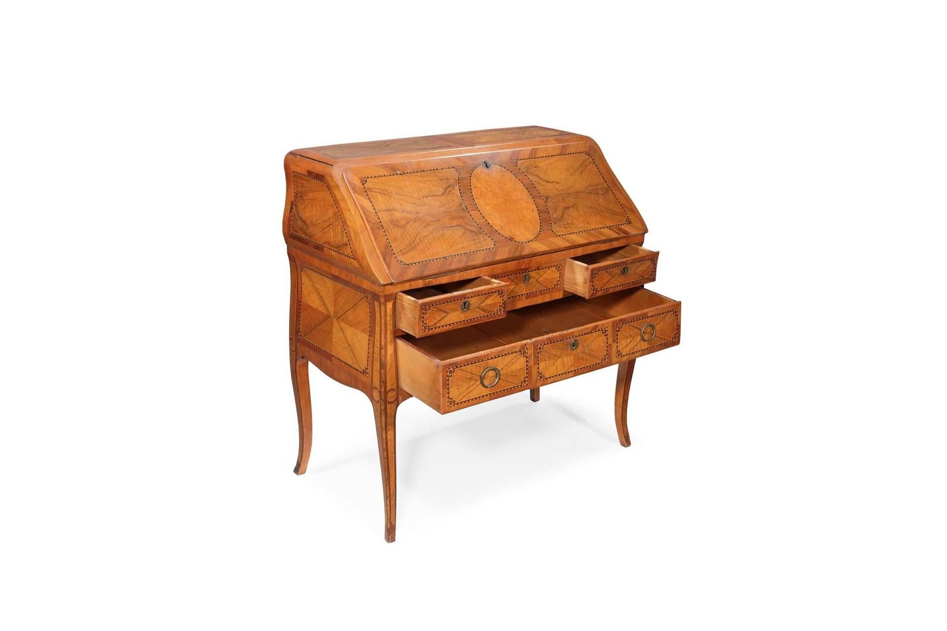 18th Century Transition Bureau In Good Condition For Sale In London, GB
