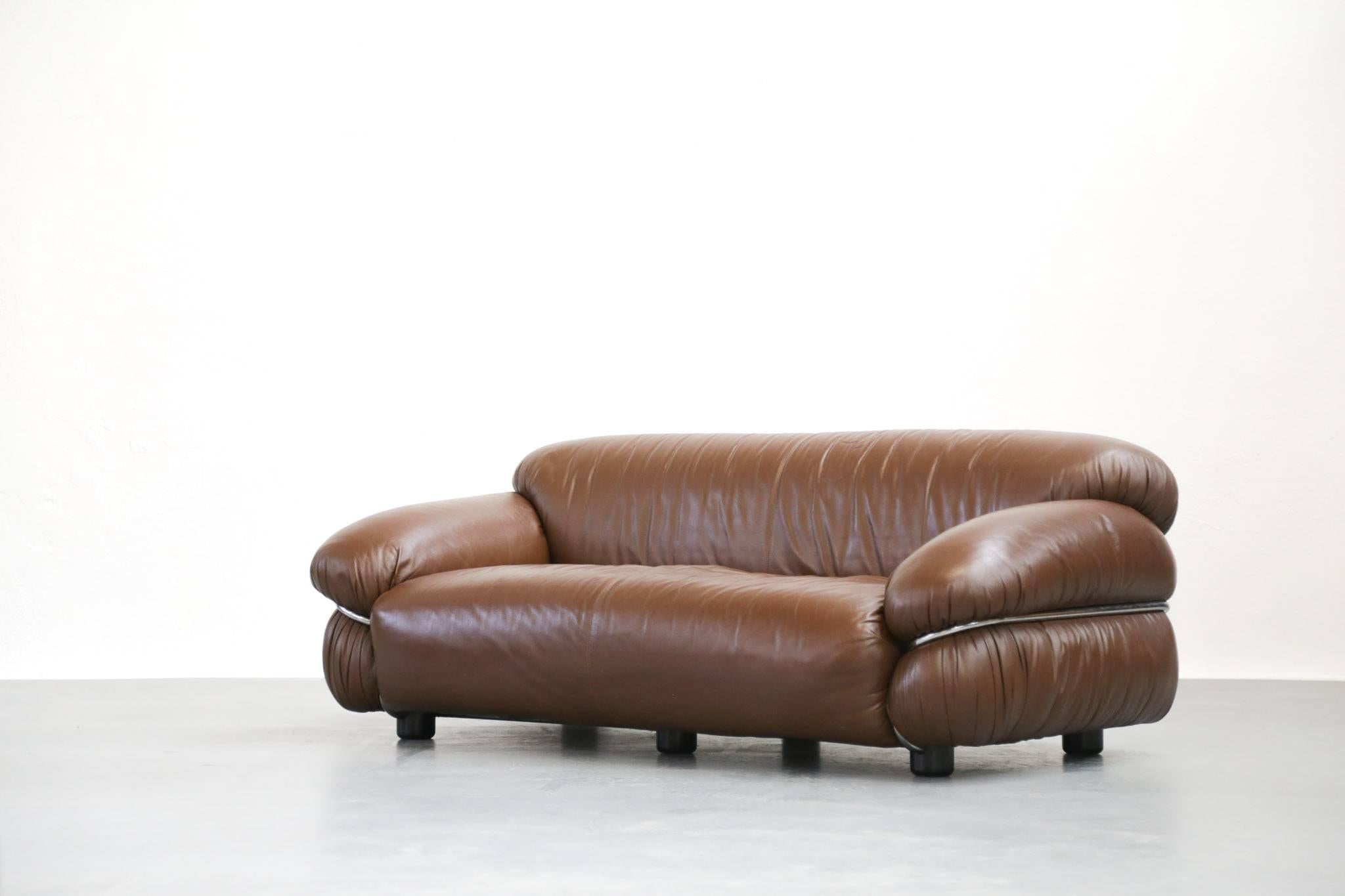 Sesann leather sofa by Gianfranco Frattini for Cassina. 
Rare brown leather armchair in very good condition.
Really comfortable seat with a marvelous leather cover and a design steel frame.

 