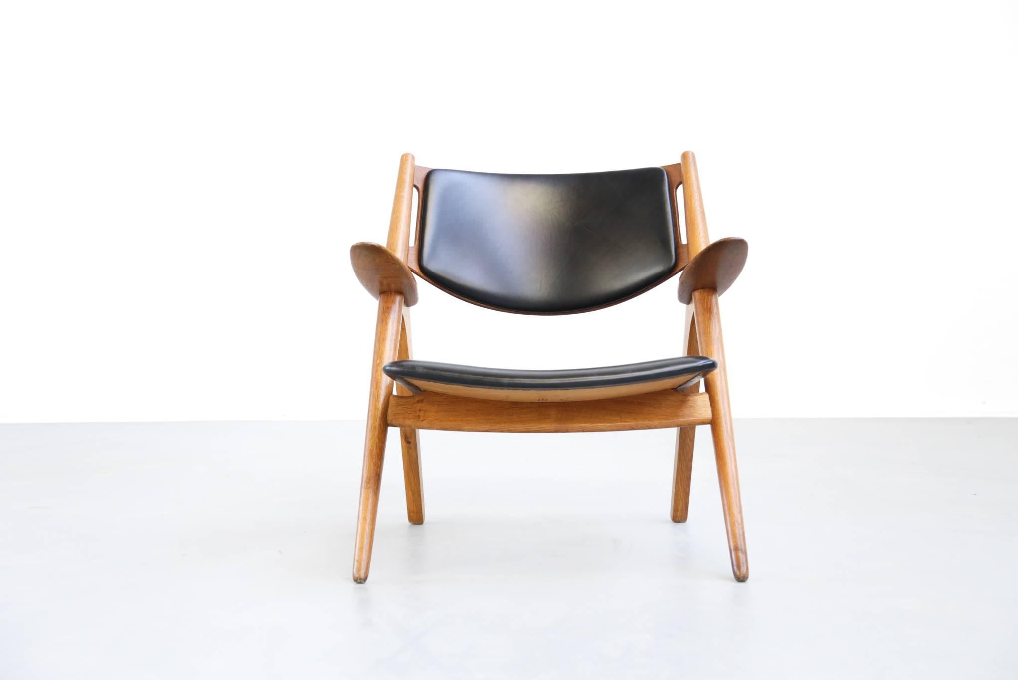 Hans Wegner Danish Lounge Chair CH28 Sawback, années 1950 Scandinave Excellent état - En vente à Lyon, FR