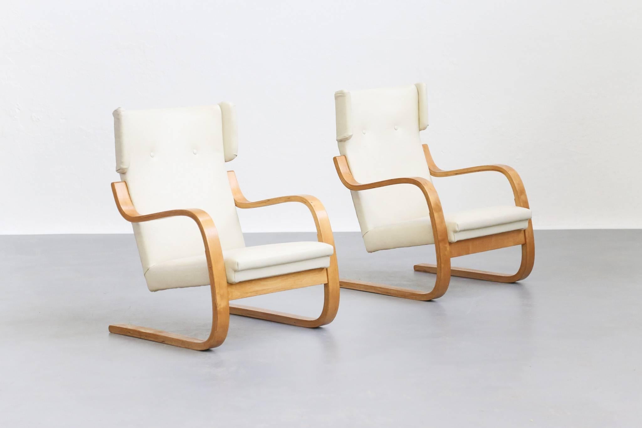 Leather Pair of Lounge Chairs Model 401 by Alvar Aalto, 1935 Finland Design