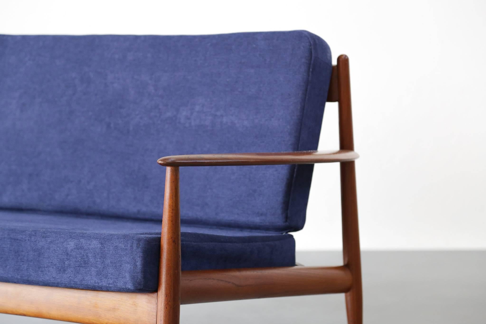 20th Century Modern Grete Jalk Danish Sofa, France and Son Freshly Reupholstered For Sale