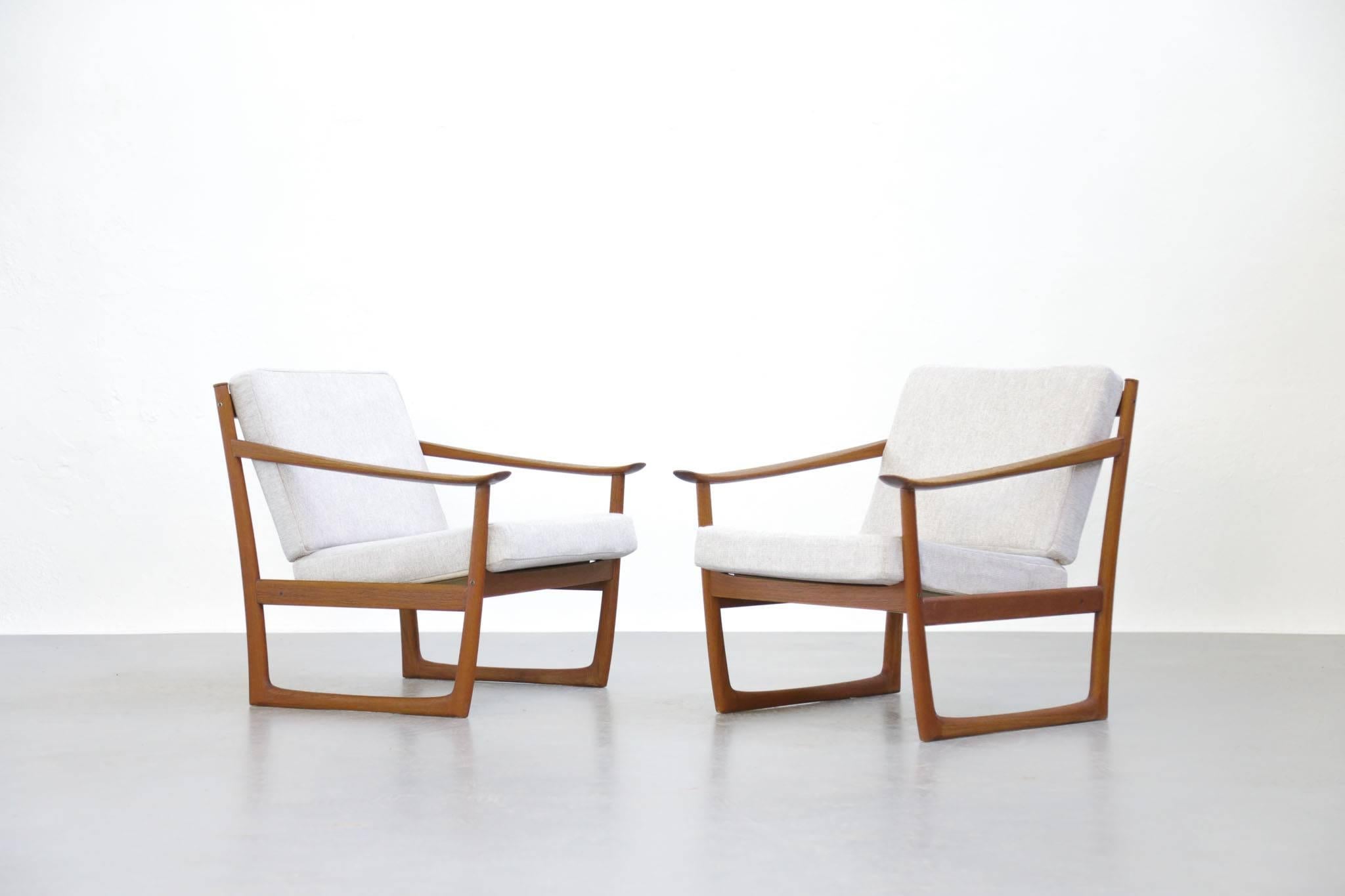 Pair of Danish Modern Lounge Chair Peter Hvidt & Orla Mølgaard FD130 In Good Condition In Lyon, FR