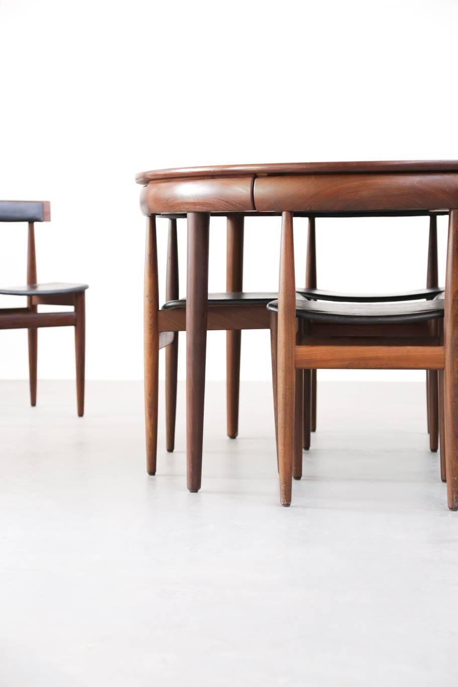 Mid-20th Century Set of Danish Dining Table with Six Chairs Hans Olsen Model Roundette