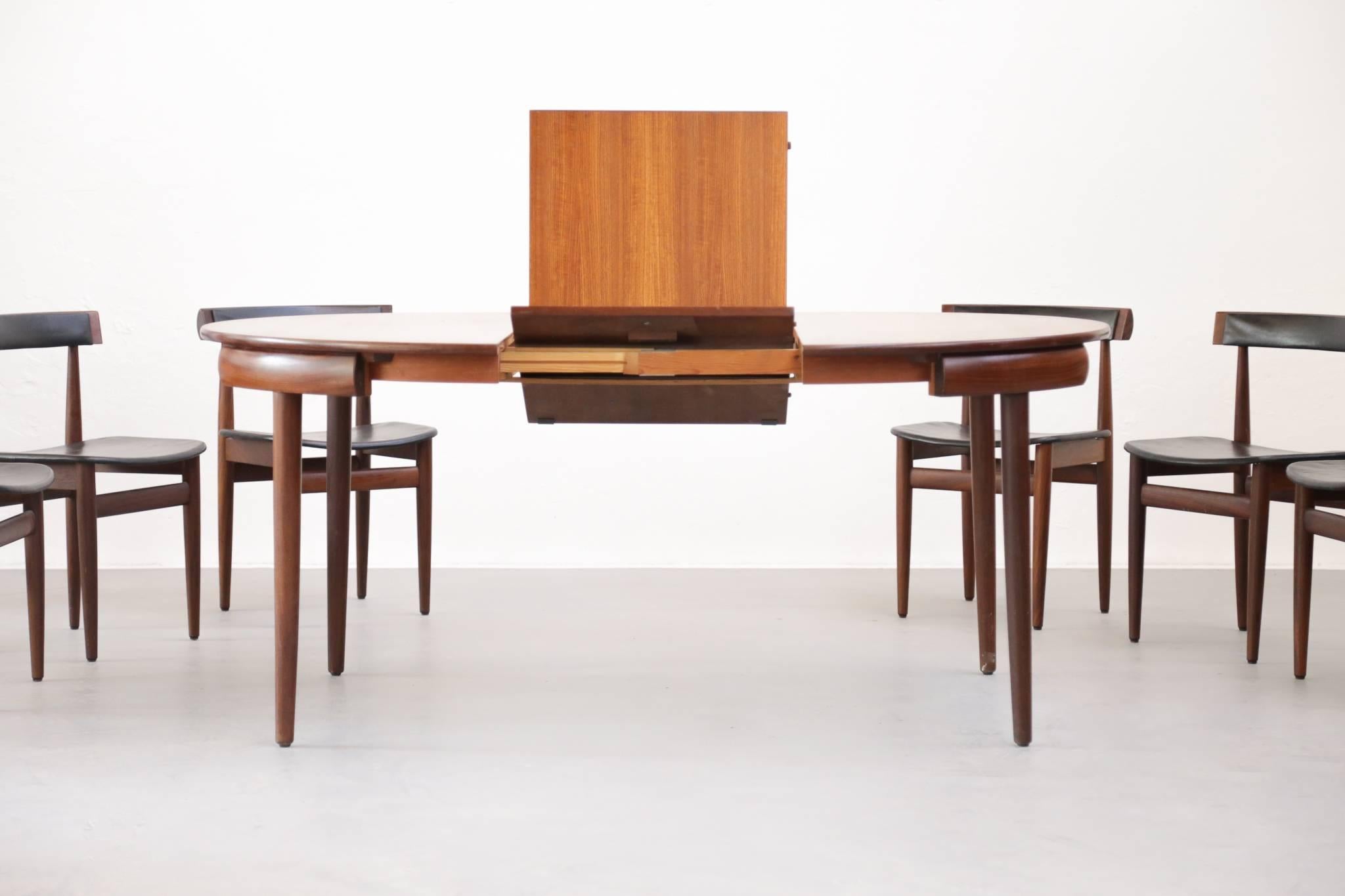 Set of Danish Dining Table with Six Chairs Hans Olsen Model Roundette 1