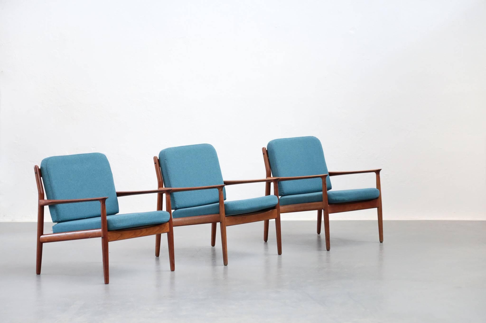 Set of three lounge chair designed by Grete Jalk, Scandinavian design for Glostrup
Freshly reupholstered,
Request for different color, ask to be reupholstered.