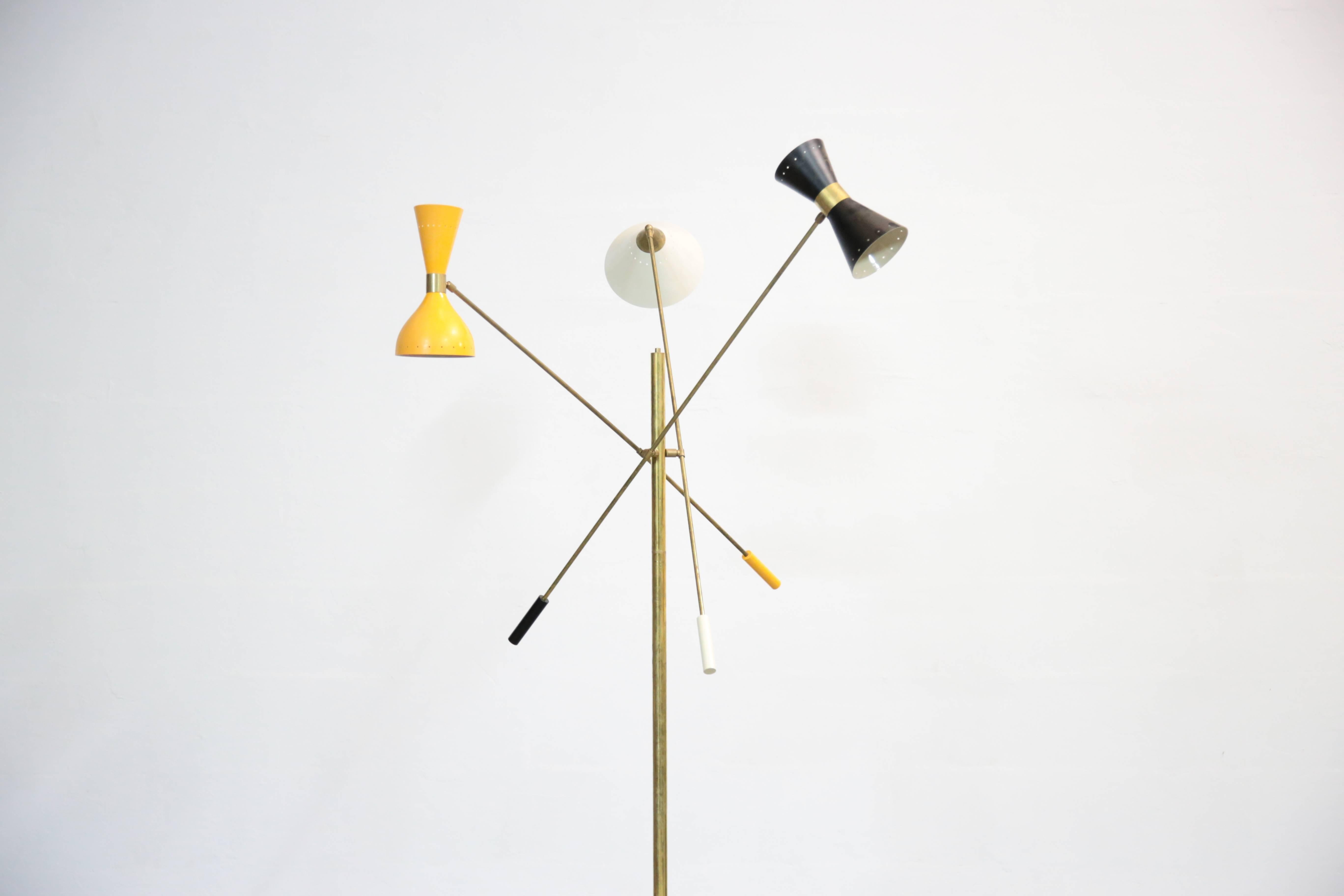 Mid-Century Modern Lampadaire italien dans le style du pendule Angelo Lelli en vente