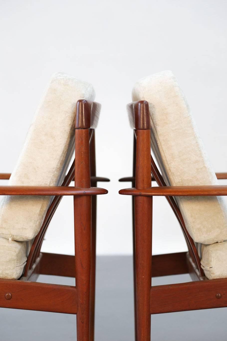 Scandinavian Modern Pair of Lounge Chairs Grete Jalk Danish Teak, 1960s For Sale