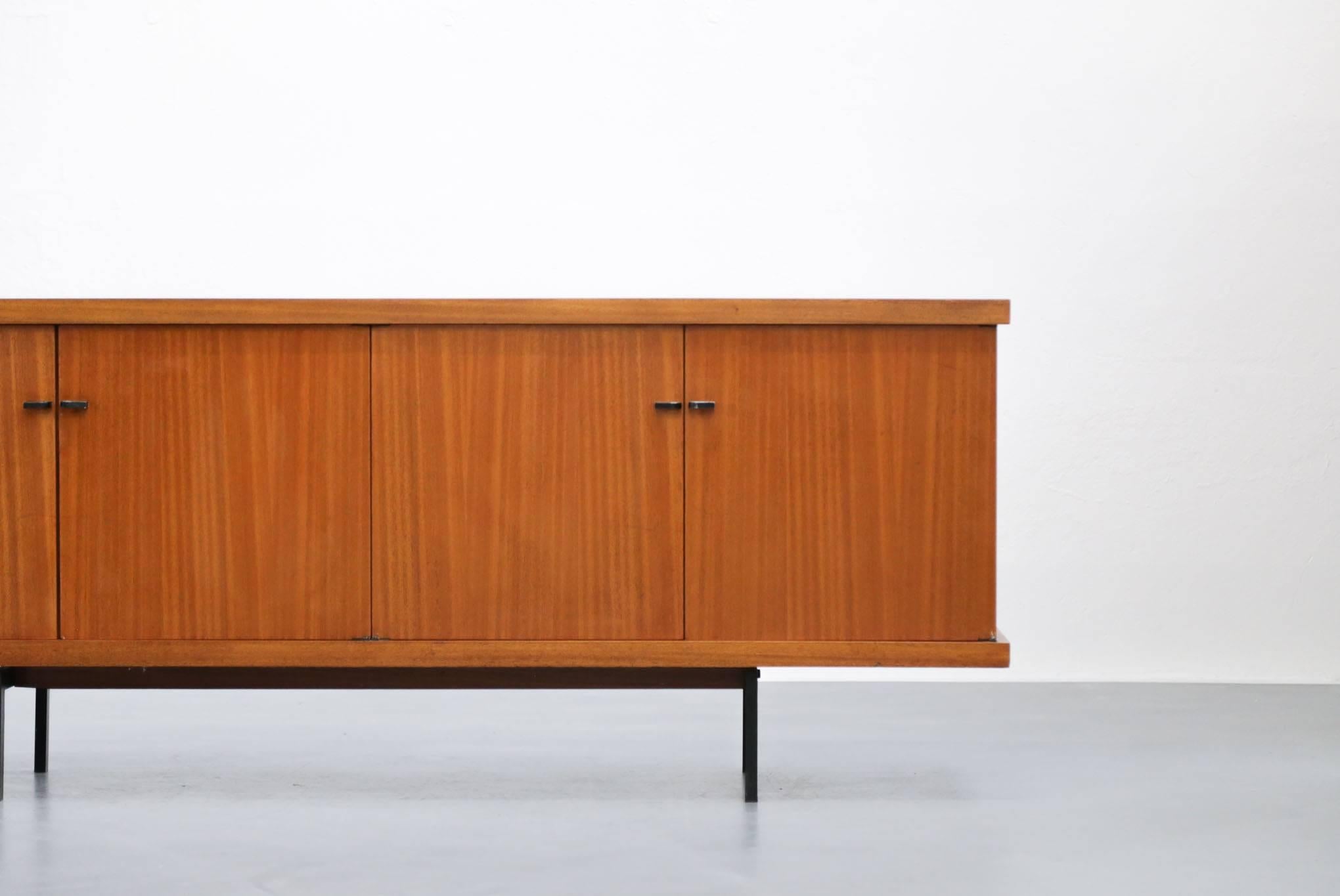 French Sideboard in the Style of Alain Richard, 1960s, Midcentury In Good Condition In Lyon, FR