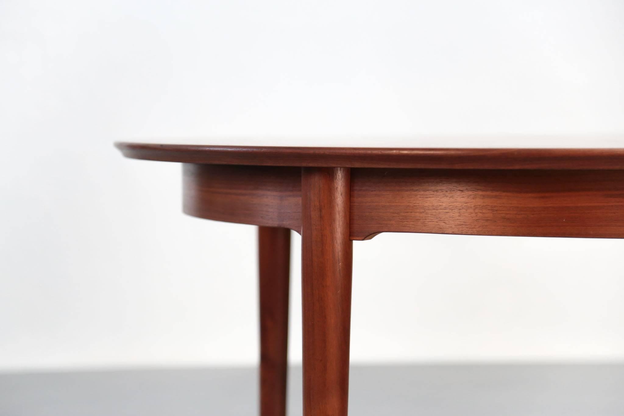 Arne Vodder Teak Dining Table for P. Olsen Sibast, 1960s, Scandinavian In Excellent Condition For Sale In Lyon, FR