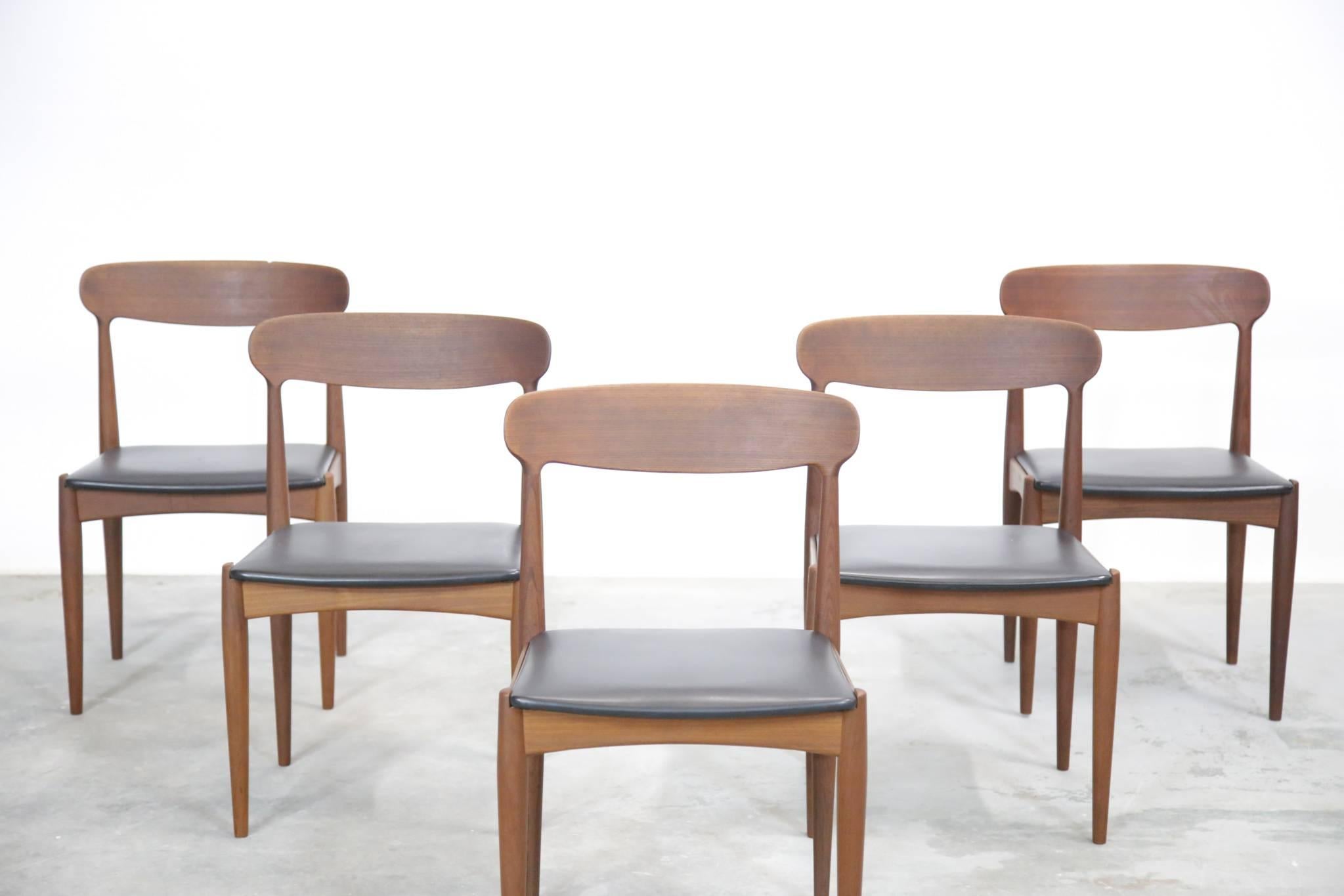 Set of Five Danish Chairs, Johannes Andersen In Good Condition In Lyon, FR