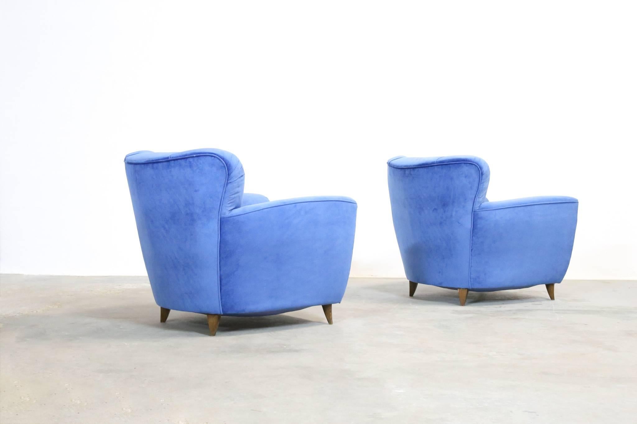Pair of Armchairs in the Style of Gio Ponti, 1960s For Sale 2