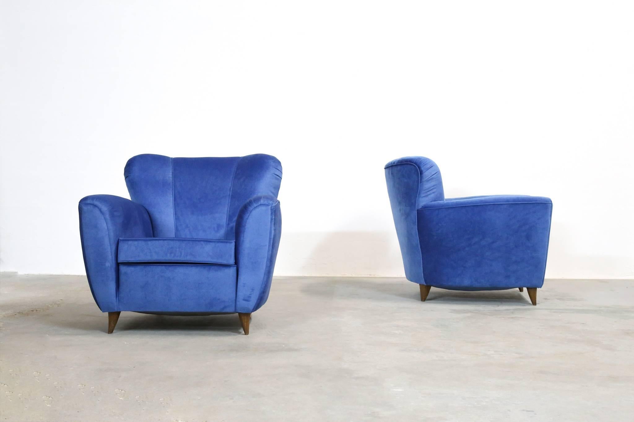 Pair of Armchairs in the Style of Gio Ponti, 1960s In Excellent Condition For Sale In Lyon, FR