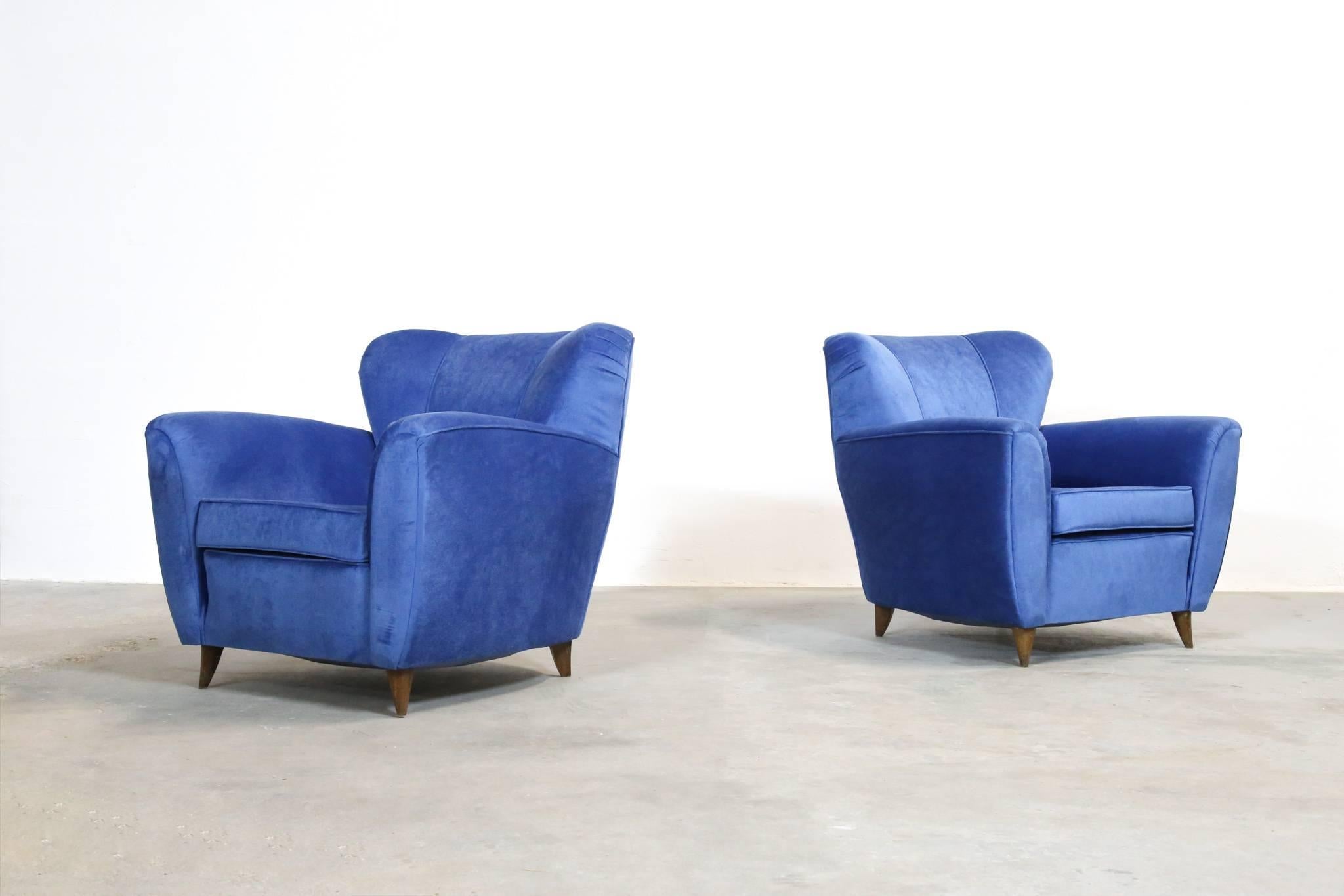 Pair of Armchairs in the Style of Gio Ponti, 1960s For Sale 1