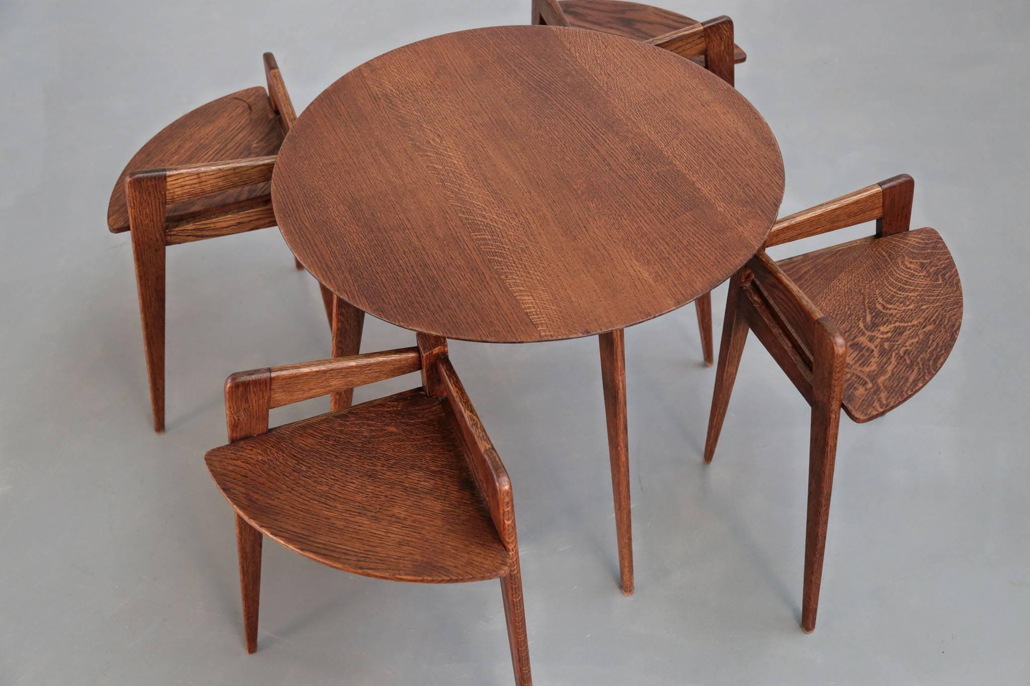 Français Table basse Gigognes en chêne, années 1950 en vente