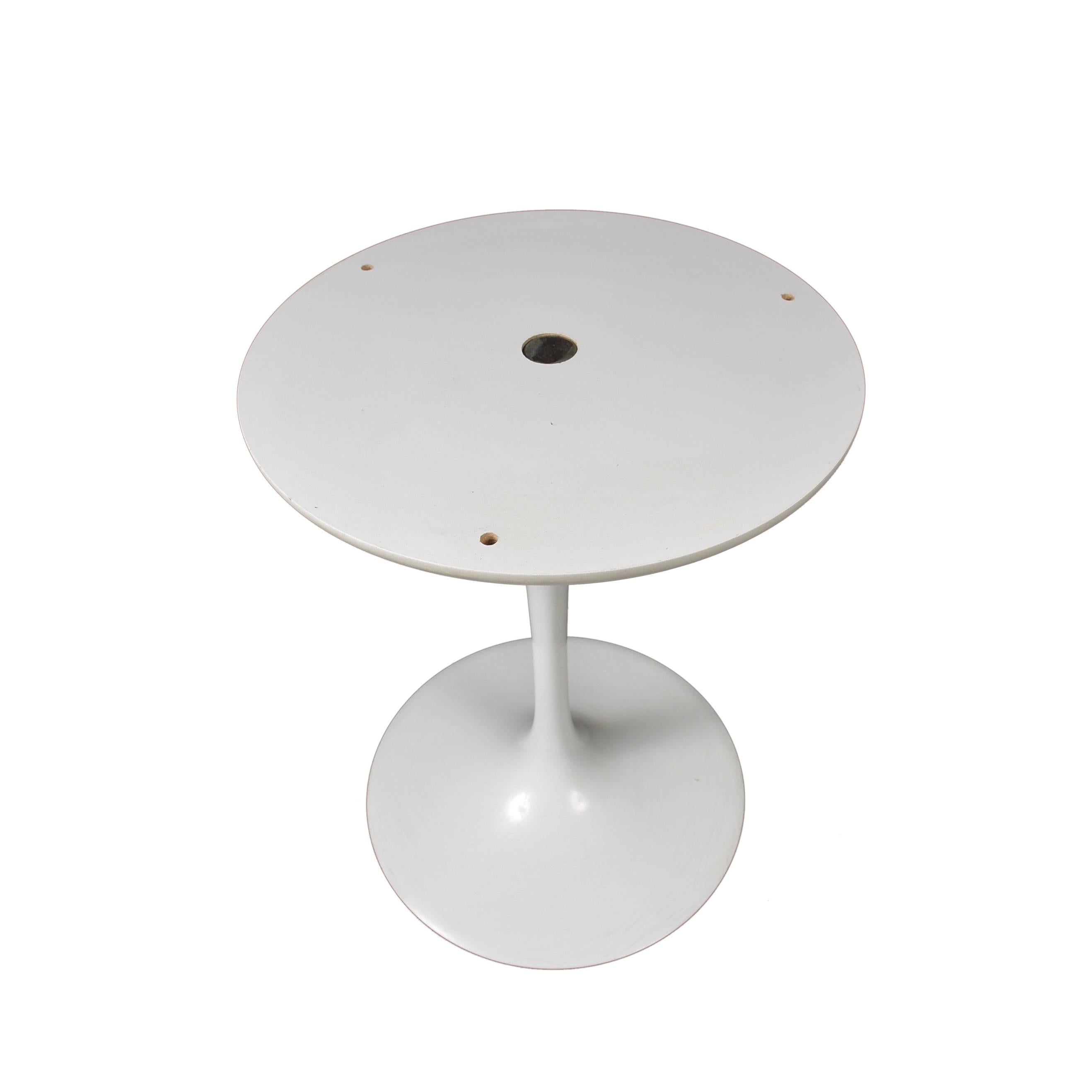 Eero Saarinen Tulip Carrara Marble Dinning Table by Knoll International 172-173 1