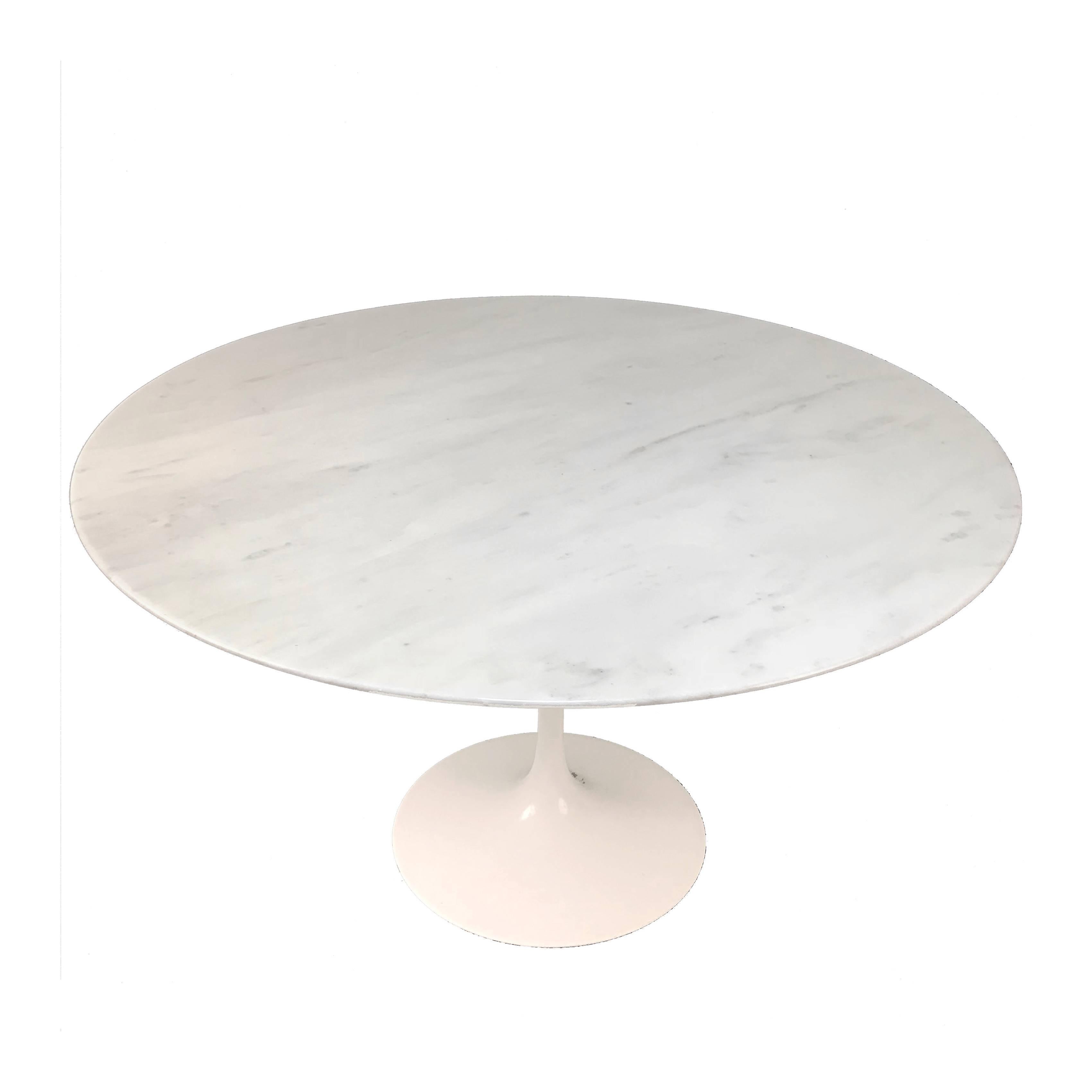 Aluminum Eero Saarinen Tulip Carrara Marble Dinning Table by Knoll International 172-173