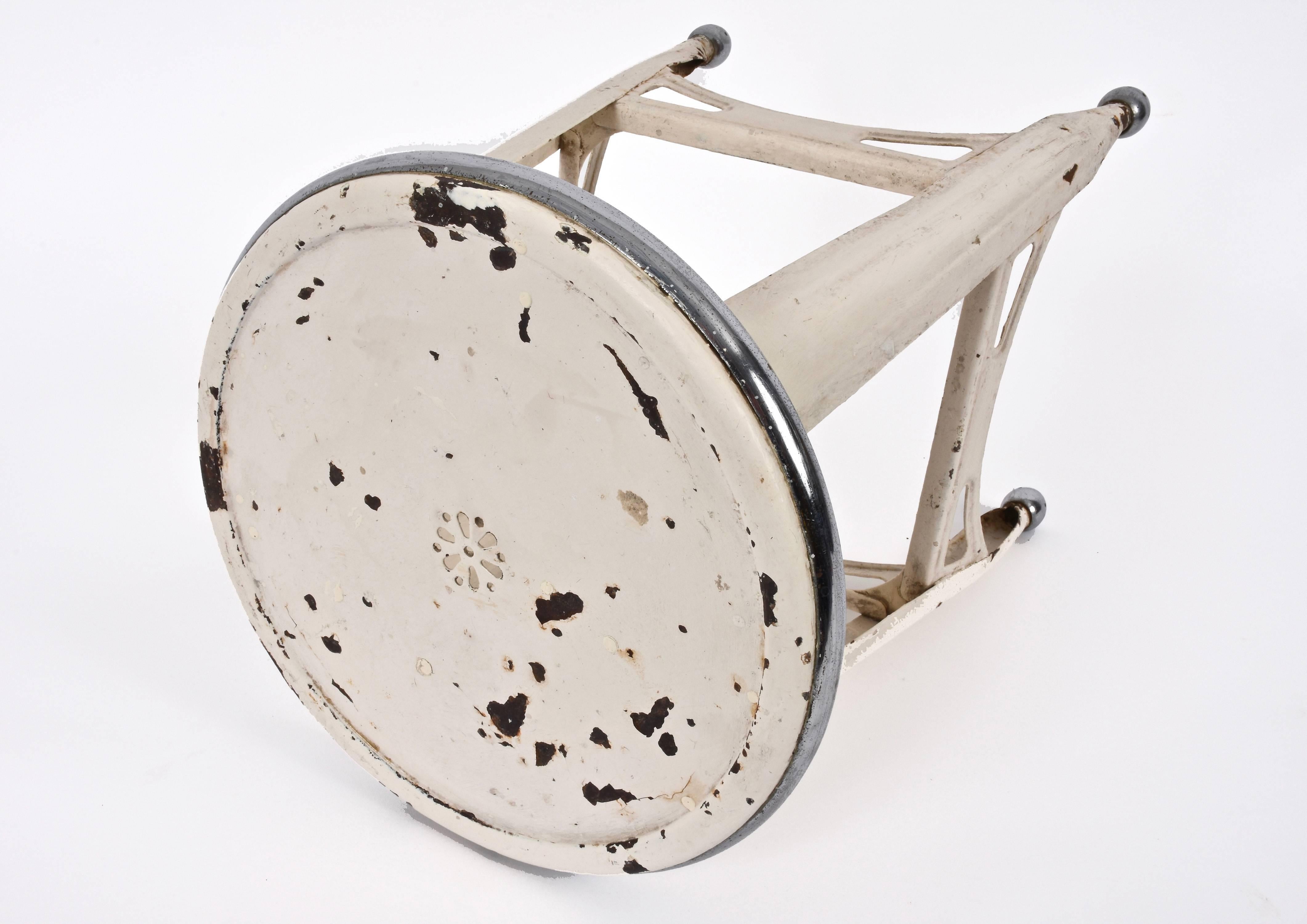 Industrial Style French Stool, in Painted Iron and Chromed Steel, 1940s, France In Good Condition In Roma, IT