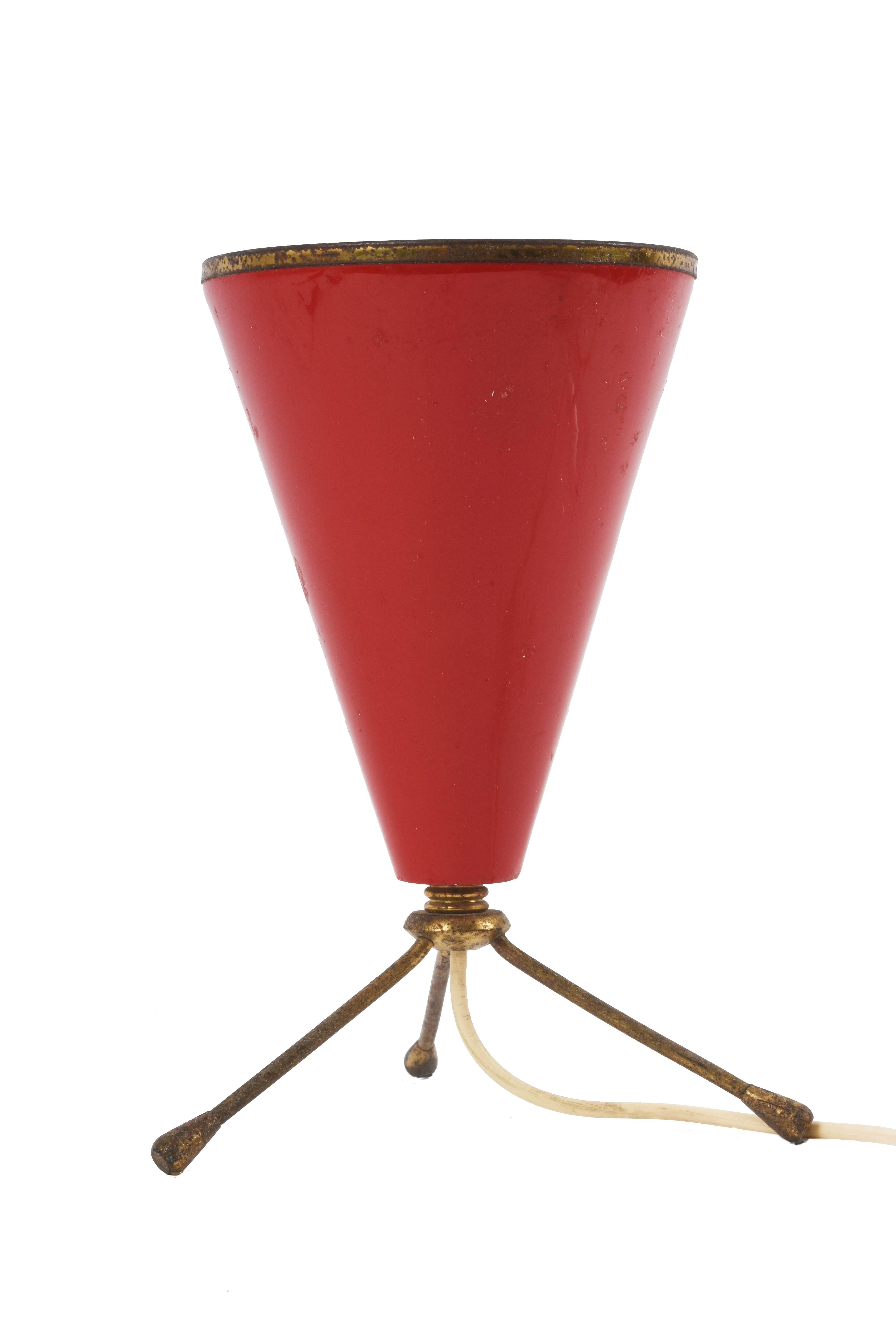 20th Century Conical Table Lamp in Red Lacquered Metal and Brass, 1950s Italian Tripode