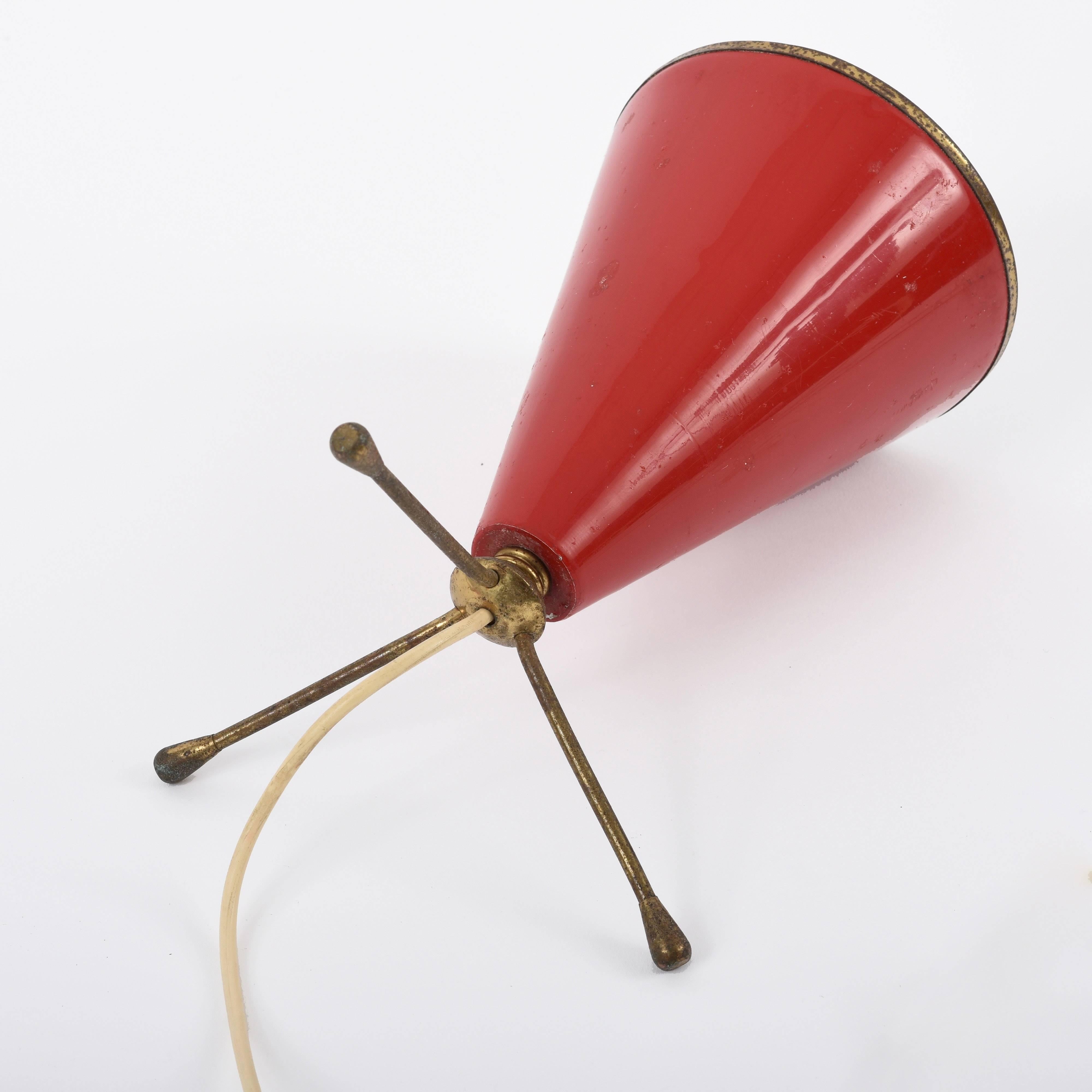 Conical Table Lamp in Red Lacquered Metal and Brass, 1950s Italian Tripode 1