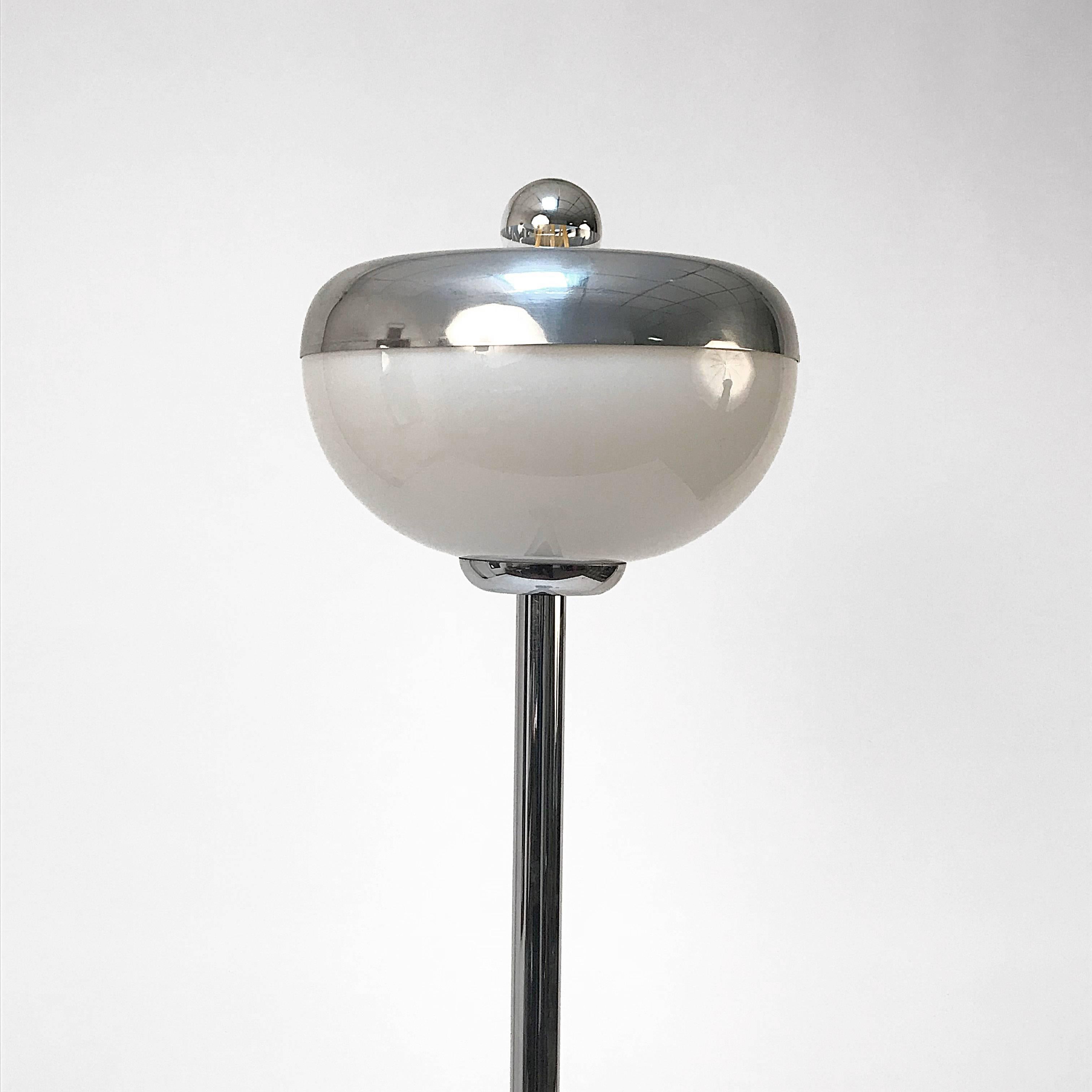 Double-start floor lamp in chromed metal, glass, and aluminium. Carrara marble base produced in Italy, 1960s-1970s.