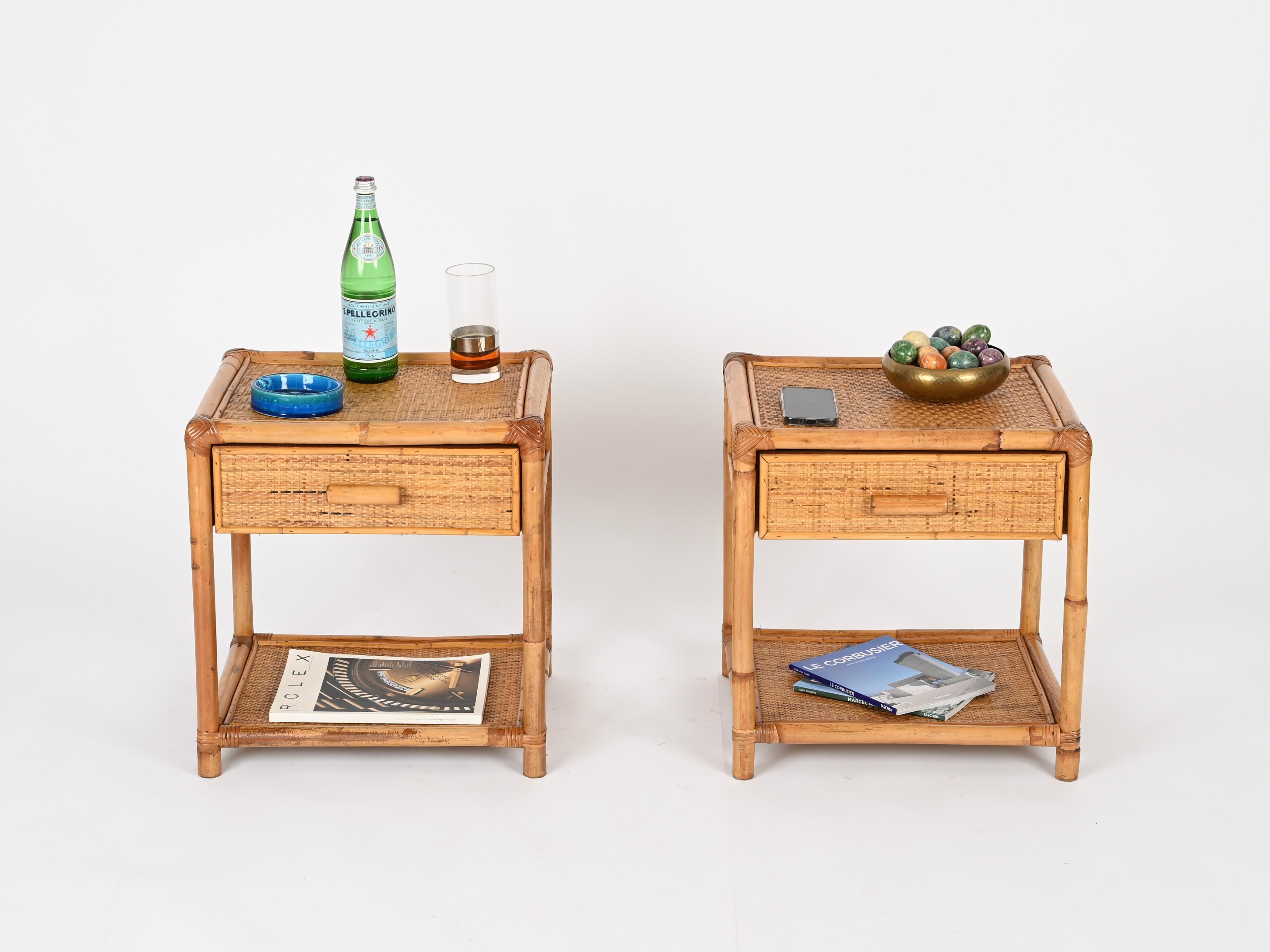 Mid-Century Modern Paire de tables de nuit Côte d'Azur en bambou et rotin tressé, Italie, années 1970 en vente