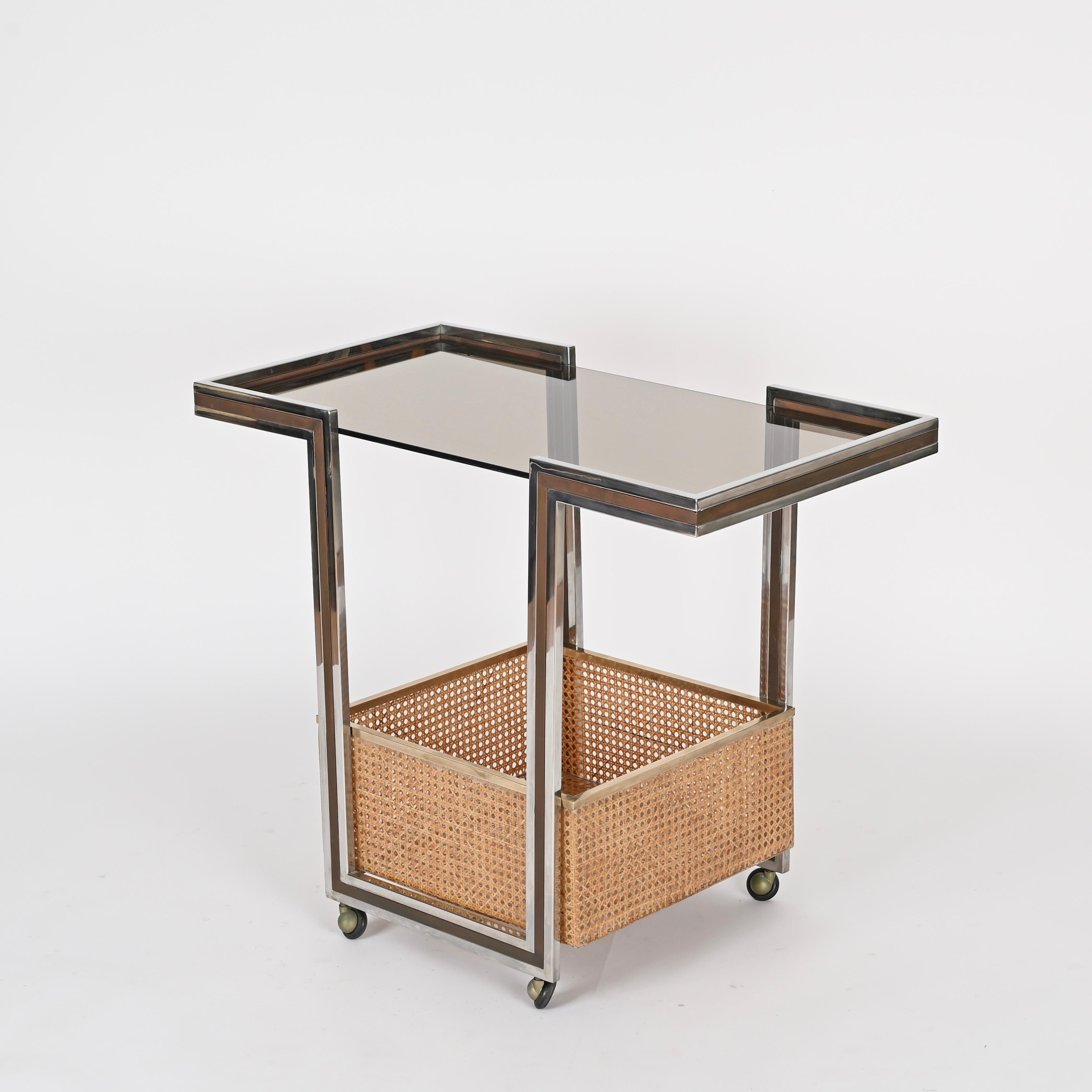 Willy Rizzo Serving Bar Cart in Chrome, Brass, Lucite and Straw, Italy 1970s For Sale 2