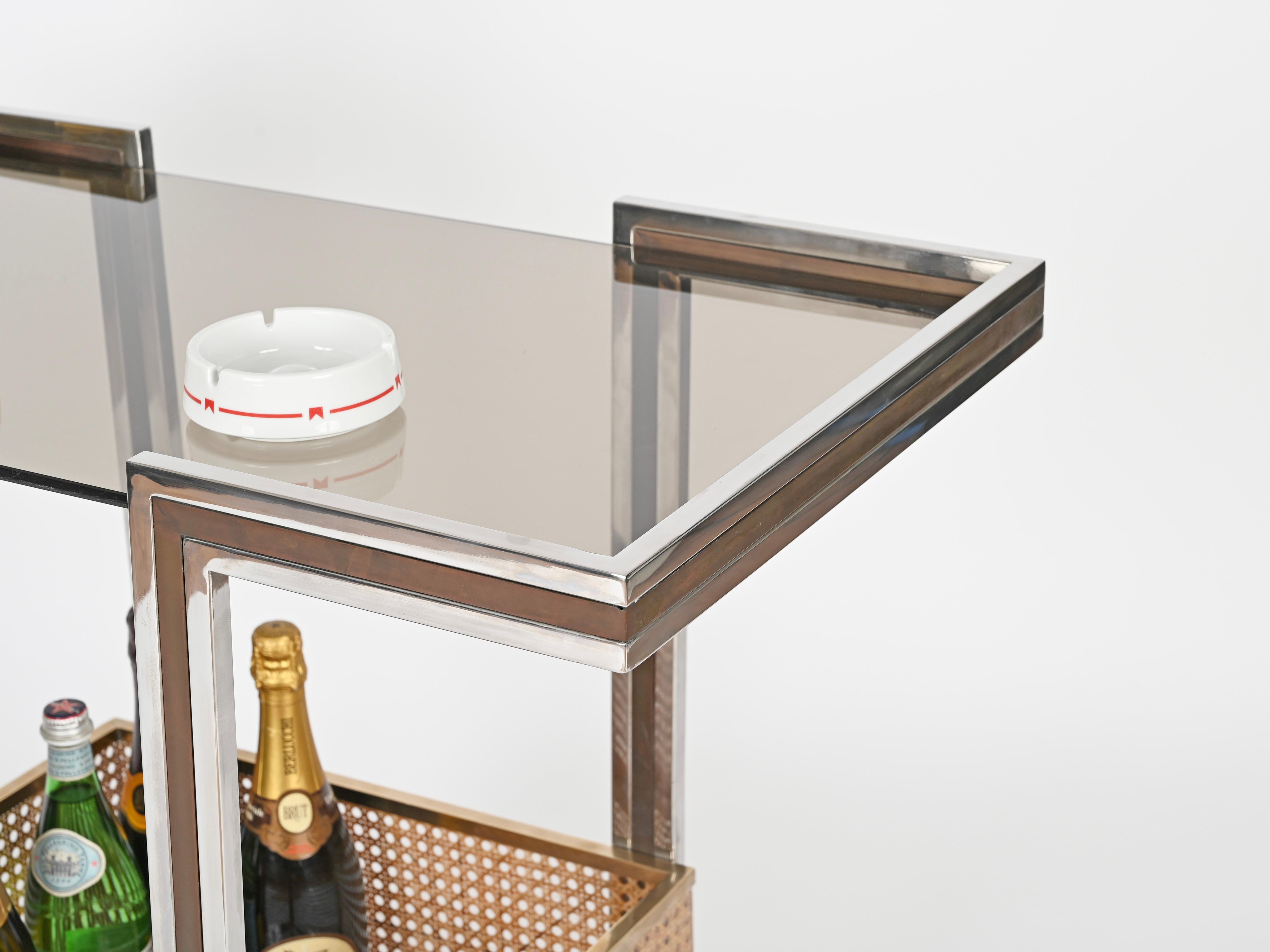Willy Rizzo Serving Bar Cart in Chrome, Brass, Lucite and Straw, Italy 1970s For Sale 4