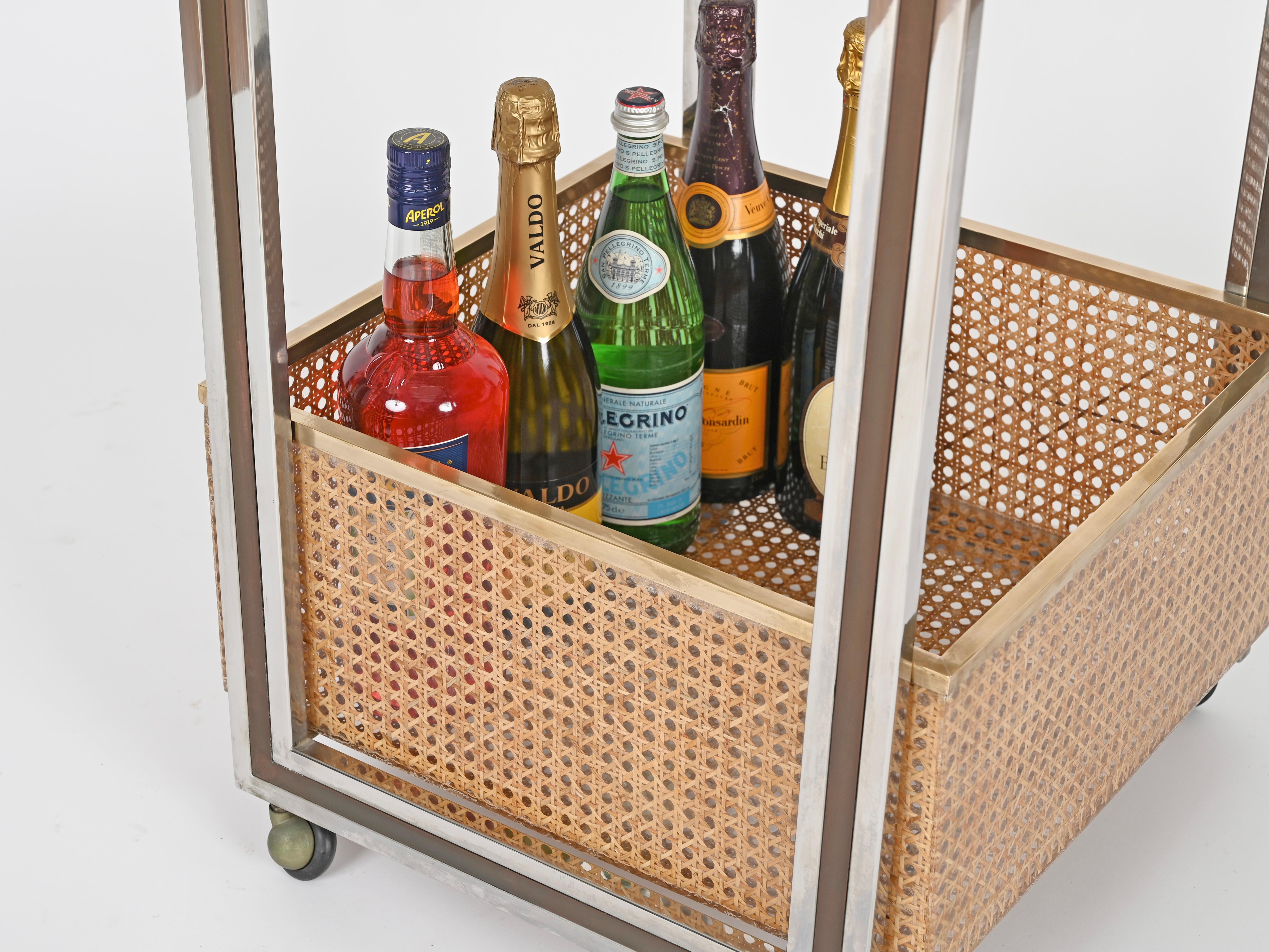 Willy Rizzo Serving Bar Cart in Chrome, Brass, Lucite and Straw, Italy 1970s For Sale 3