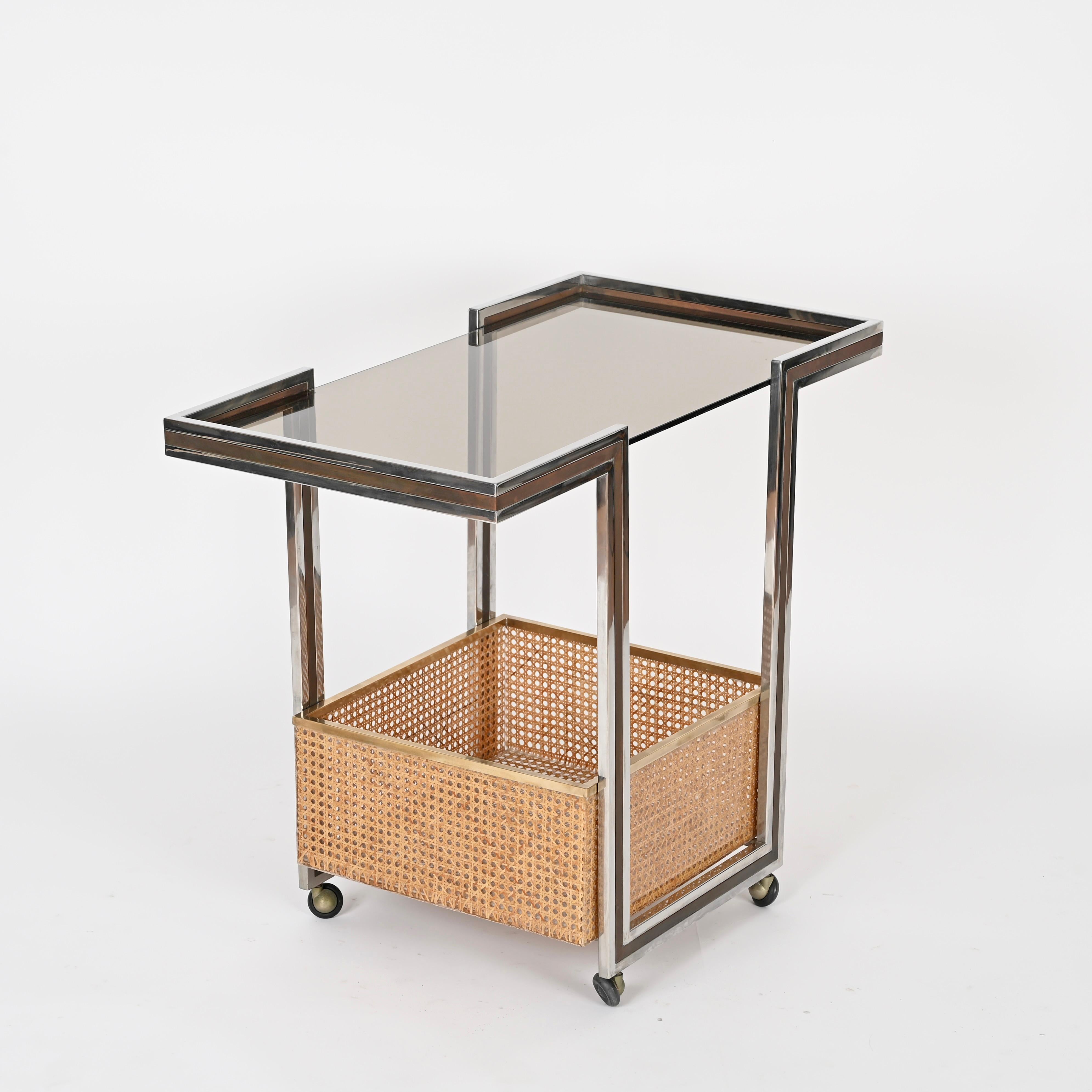 Hand-Crafted Willy Rizzo Serving Bar Cart in Chrome, Brass, Lucite and Straw, Italy 1970s For Sale