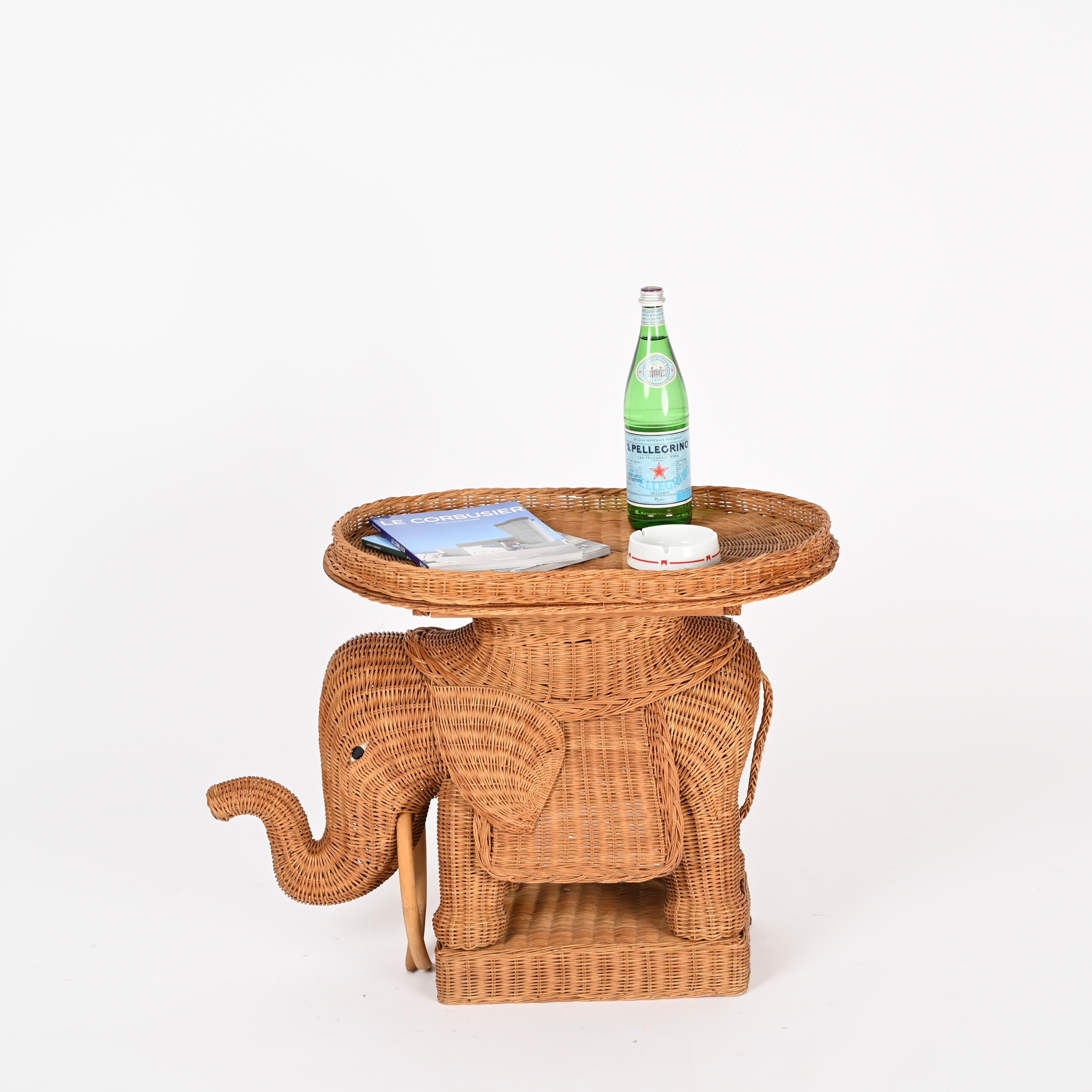 Mid-Century Modern Large Rattan and Wicker Elephant Side Table by Vivai del Sud, Italy 1970s For Sale