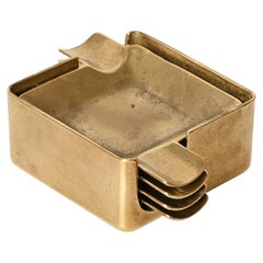 Set of 4 Midcentury Stackable Solid Brass Italian Ashtrays, Adnet, 1950s