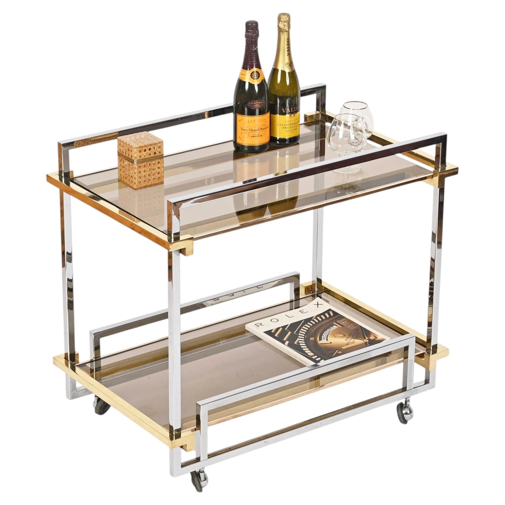 What is the difference between a console and a sofa table?