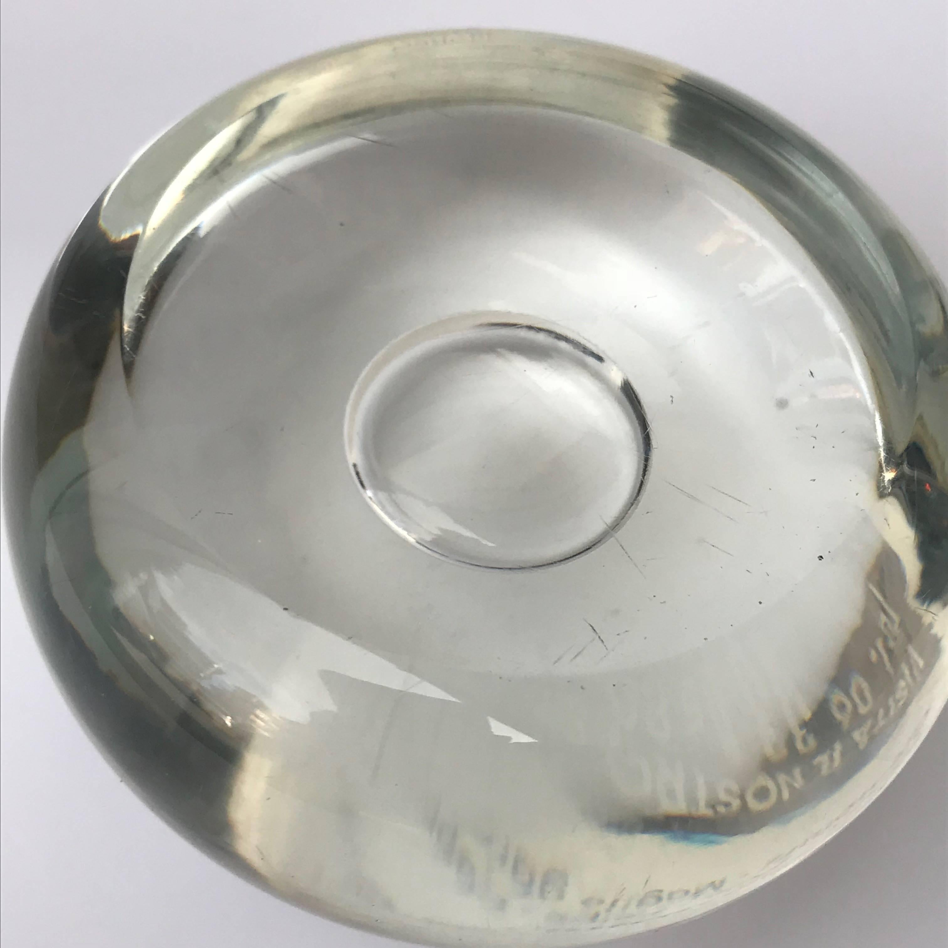 Murano glass paperweight, with air bubble. Barbini style
The paperweight has scratches on the bottom but do not disturb its beauty.
Diameter 9.5 x 6 cm in height.