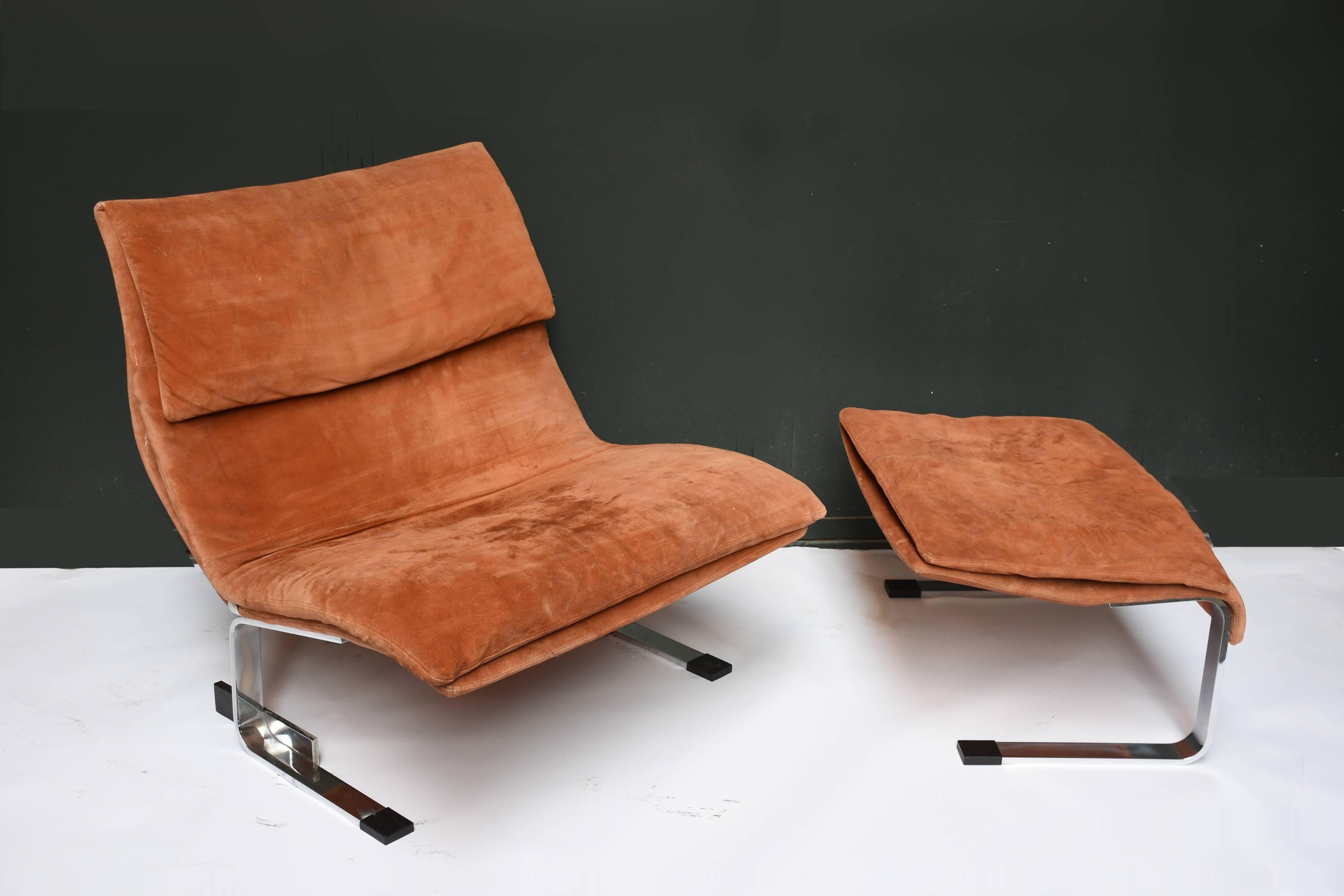 Mid-Century Modern Italian Onda Lounge Chair and Ottoman by Giovanni Offredi for Saporiti, 1970s