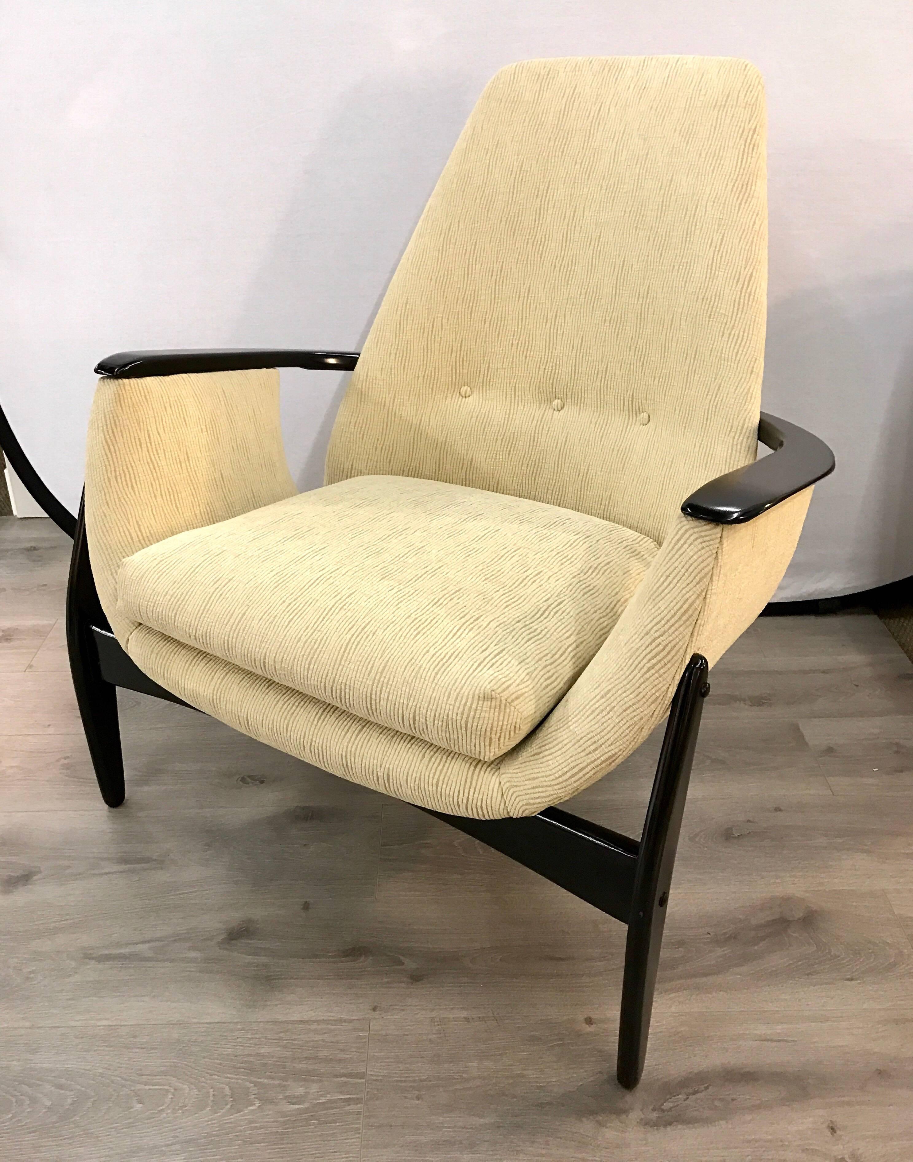Belgian Mid-Century Modern Tri-Pod Chair Attributed to Alfred Hendrickx In Excellent Condition In West Hartford, CT