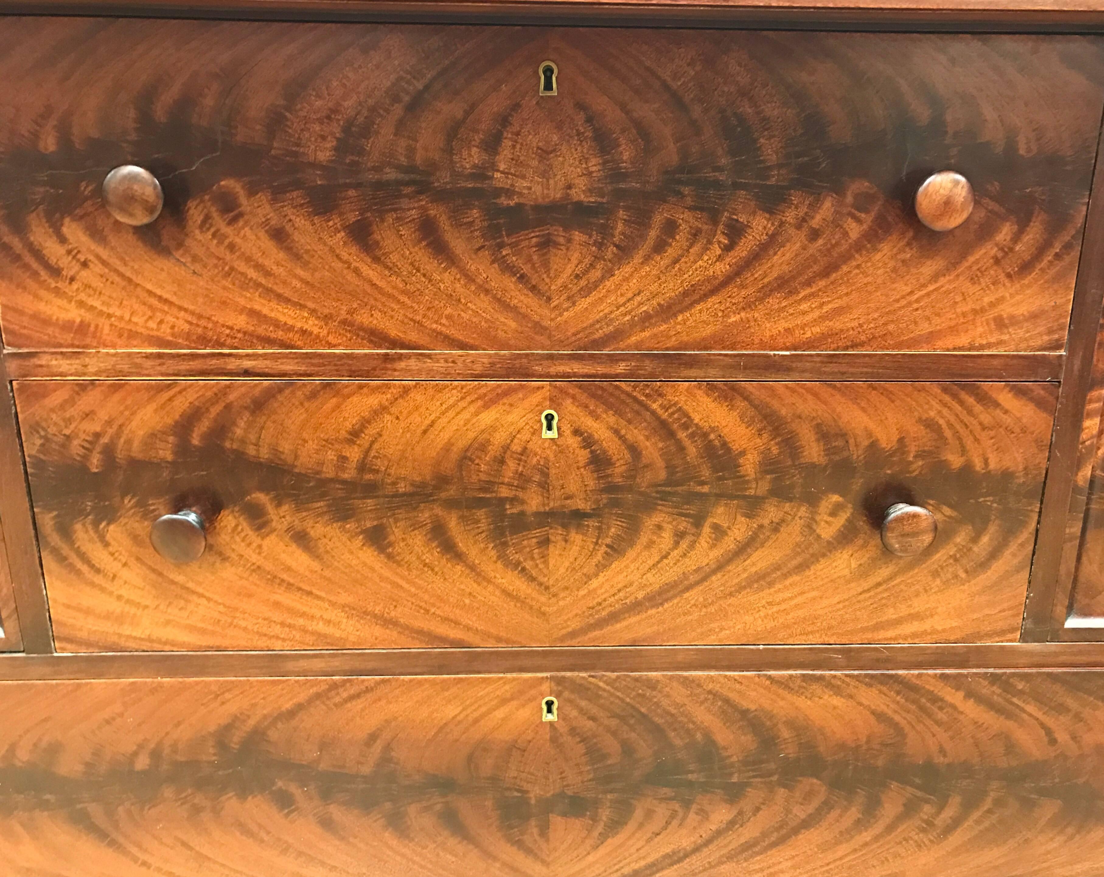 Empire Flame Mahogany Server Credenza Sideboard Buffet In Excellent Condition In West Hartford, CT