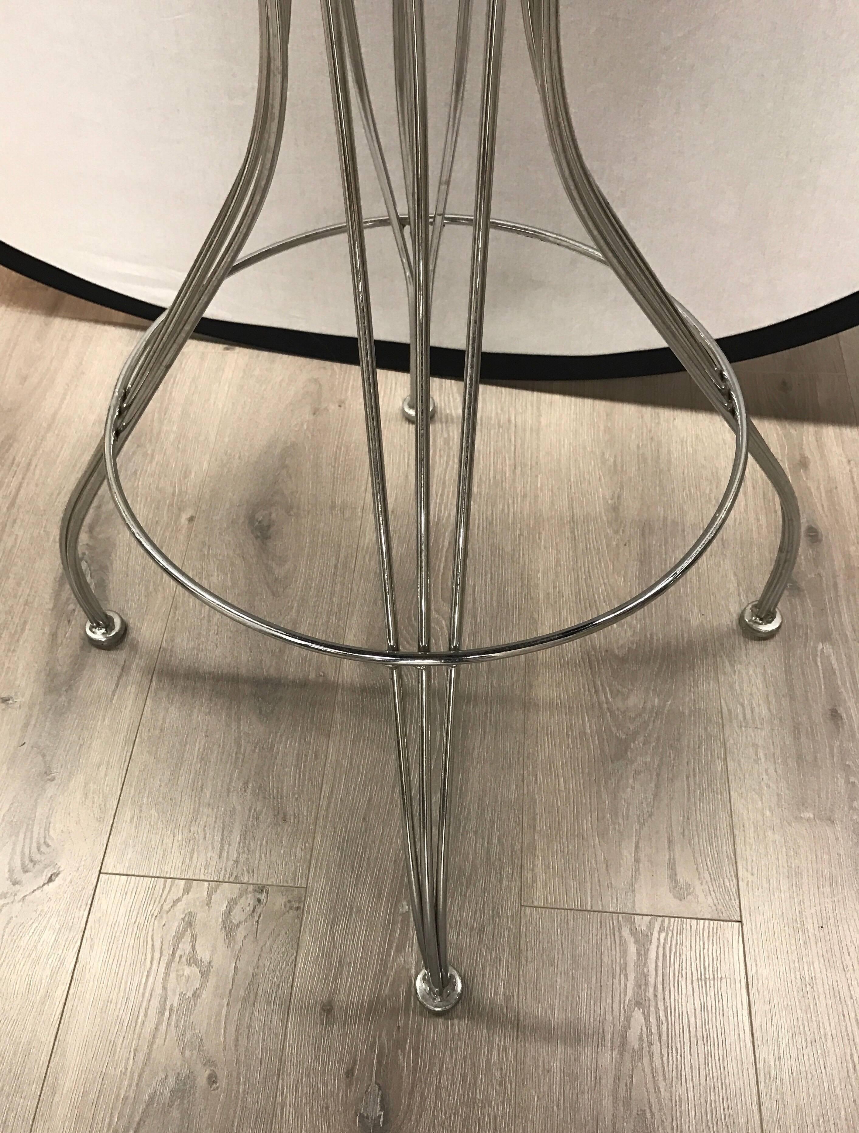 Set of 5 Mid Century Swivel Bar Stools In Excellent Condition In West Hartford, CT