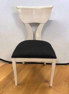 Satz von vier Klismos-Esszimmerstühlen von Pietro Constantini für Ello:: Italien