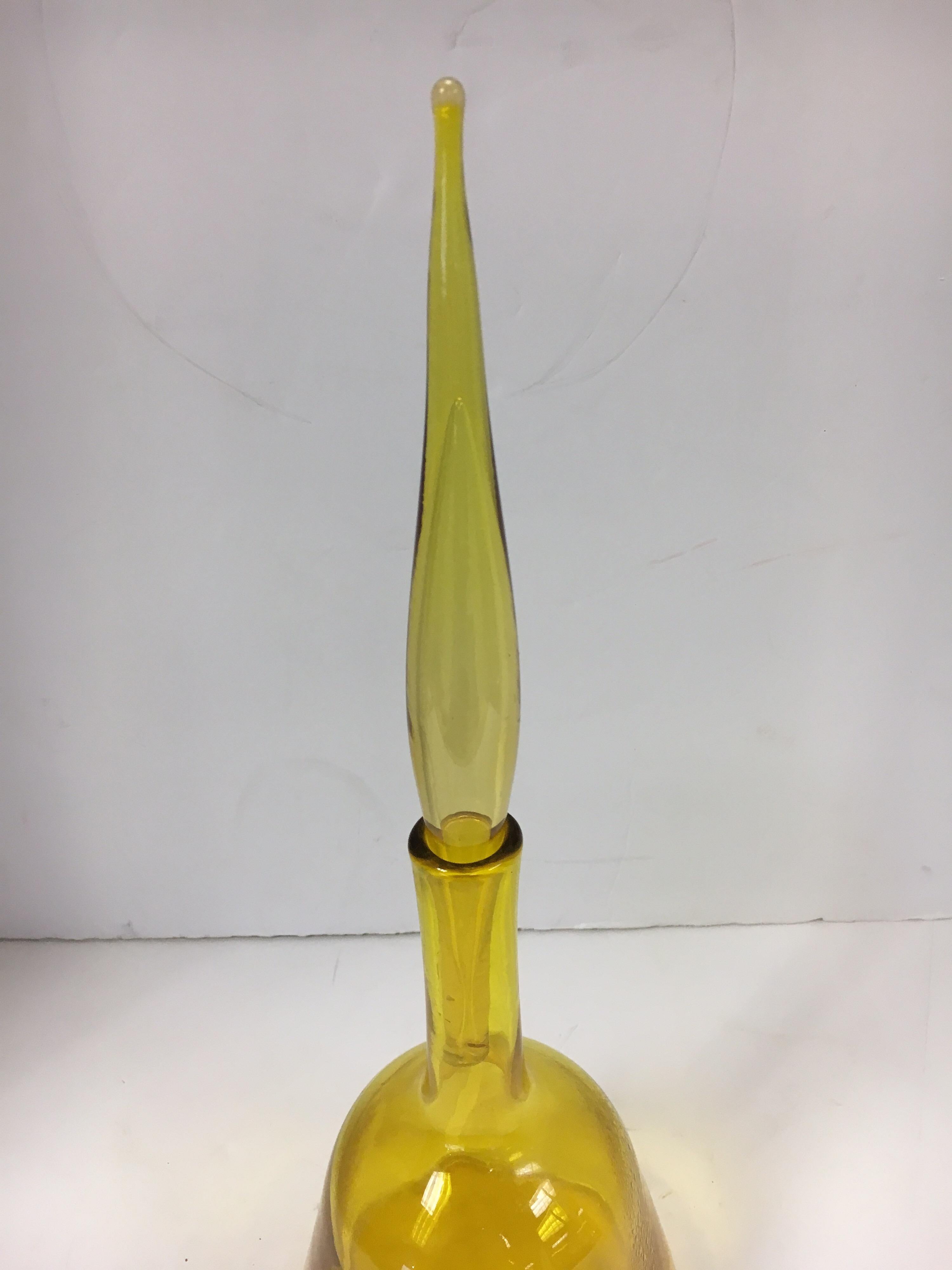 Mid Century Blenko Yellow Art Glass Decanter Bottle Vessel In Good Condition In West Hartford, CT