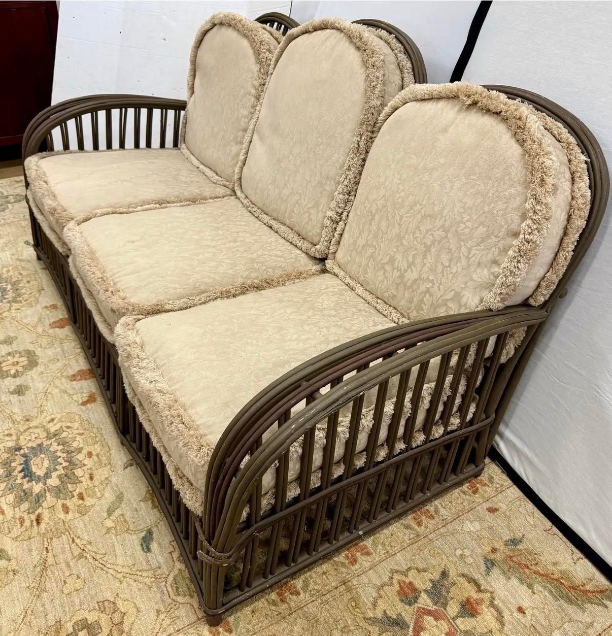 Raro Sofá de mimbre y ratán Heywood Wakefield de principios de la década de 1940 Estadounidense en venta